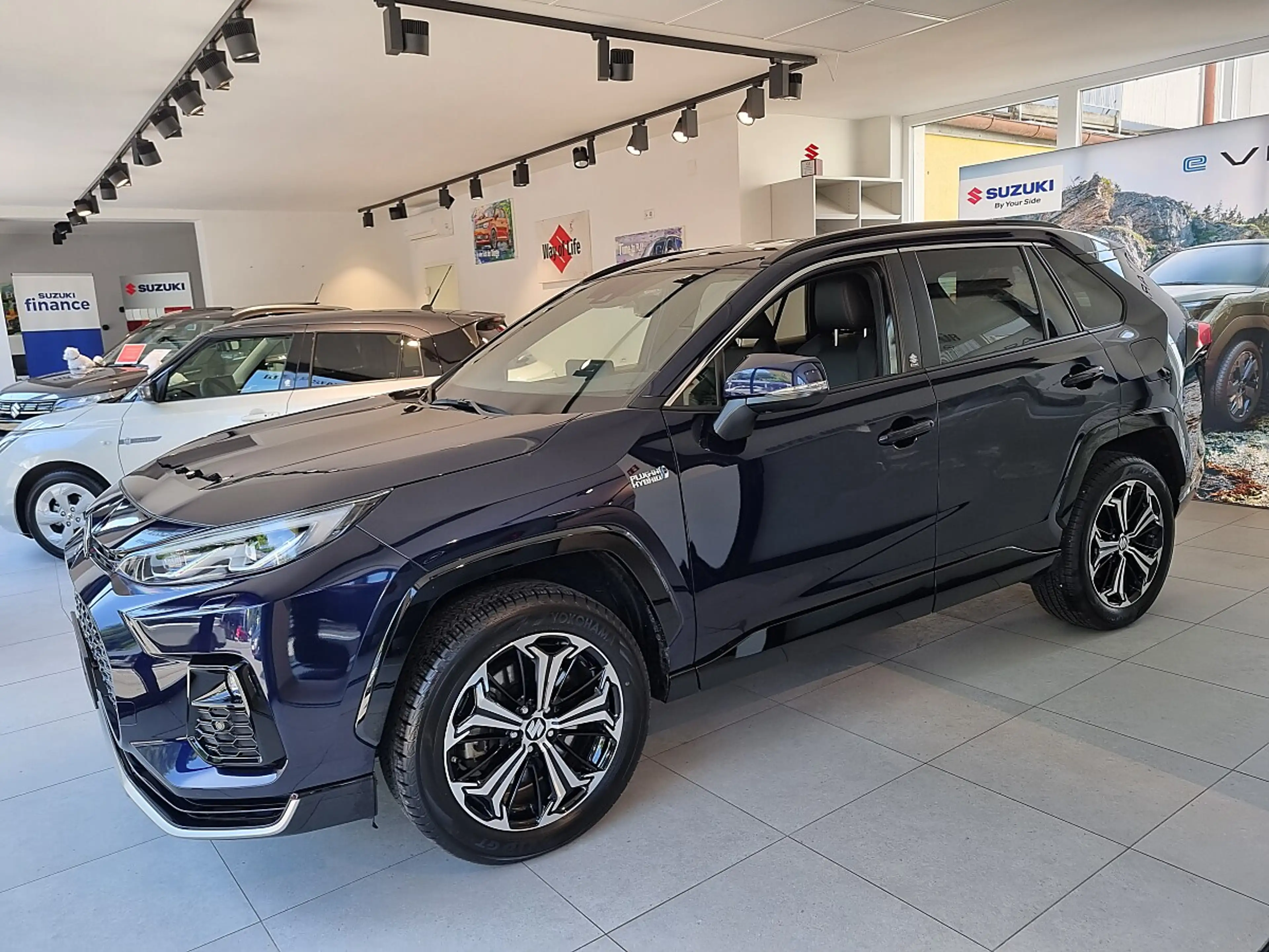 Suzuki Across 2,5 PHEV E-Four Flash CVT