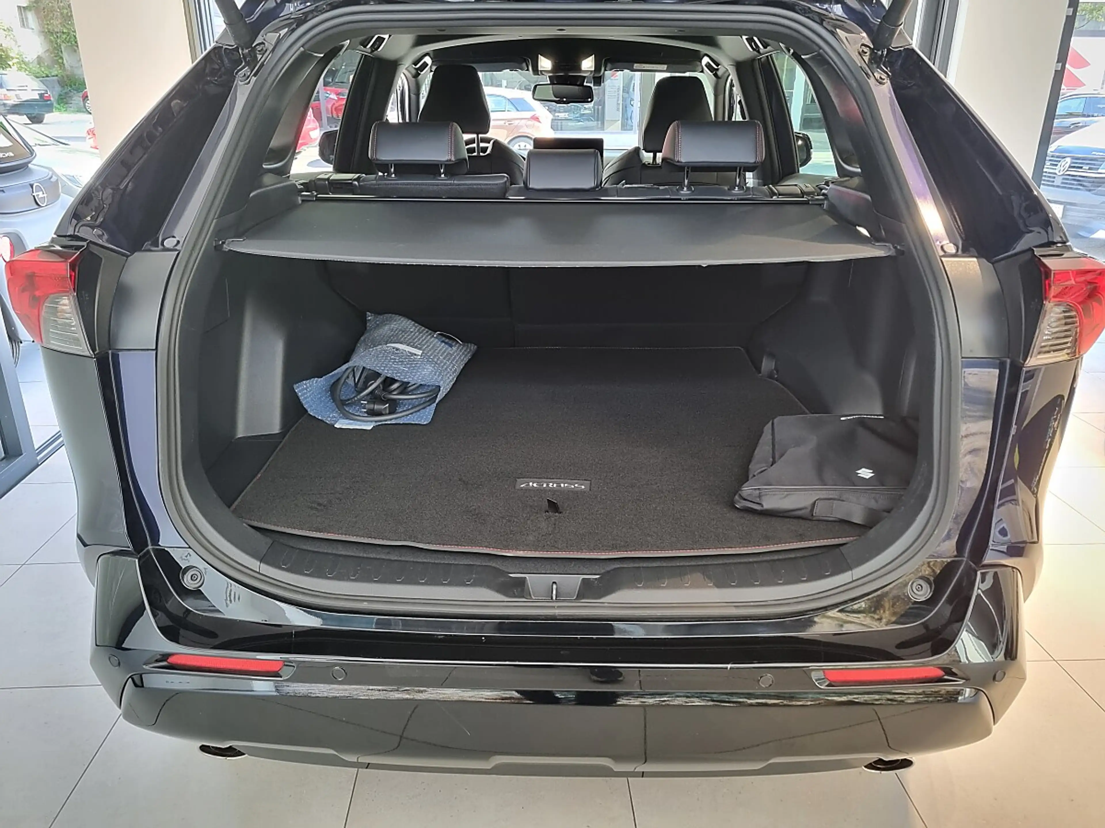 Suzuki Across 2,5 PHEV E-Four Flash CVT — photo 5