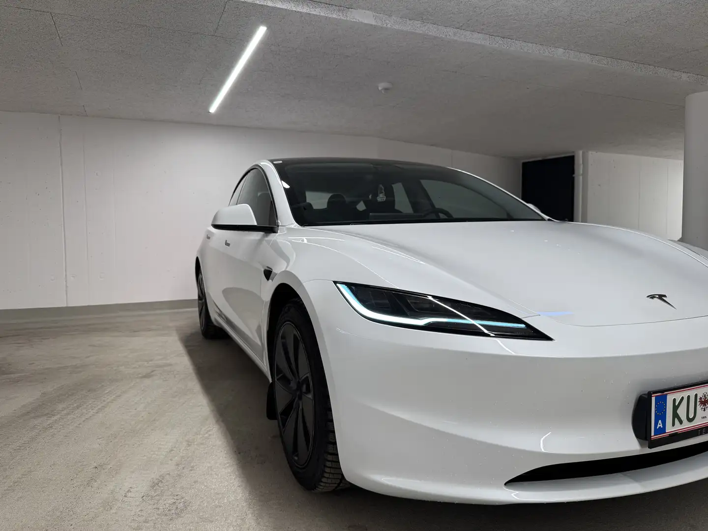 Tesla Model 3 Highland Long Range AWD / Garantie / 8-fach / Top Weiß - 2