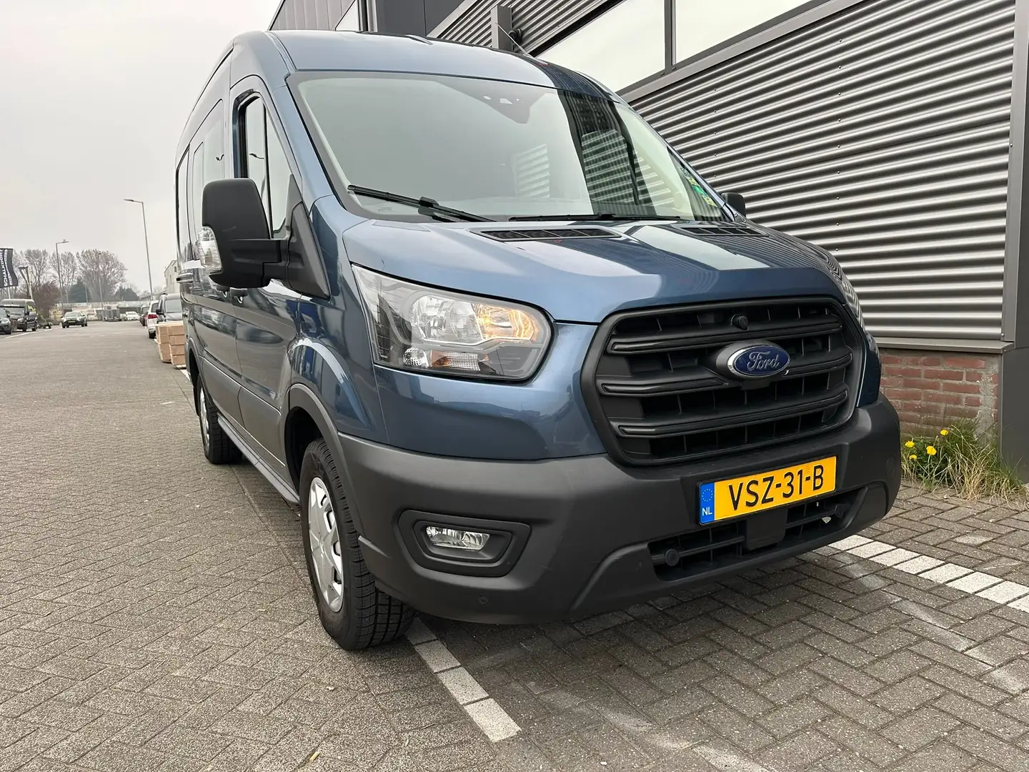 Ford Transit Transit 350 2.0 TDCIL2H2DCTr Blauw - 1