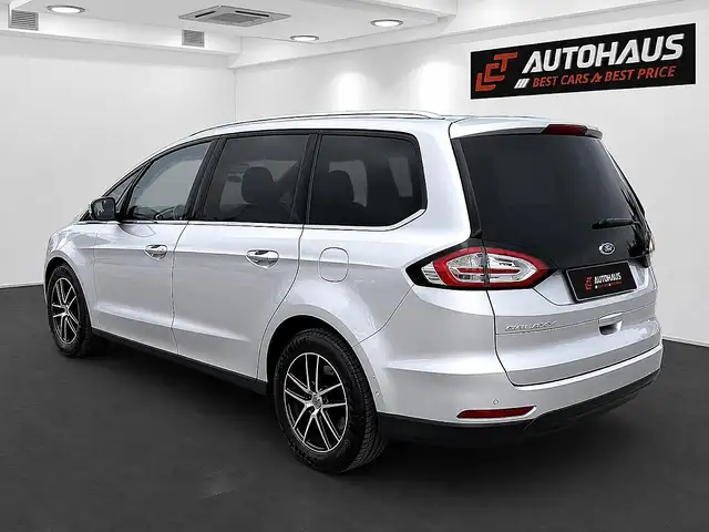 Ford Galaxy view 3