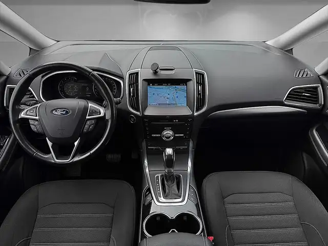 Ford Galaxy view 9