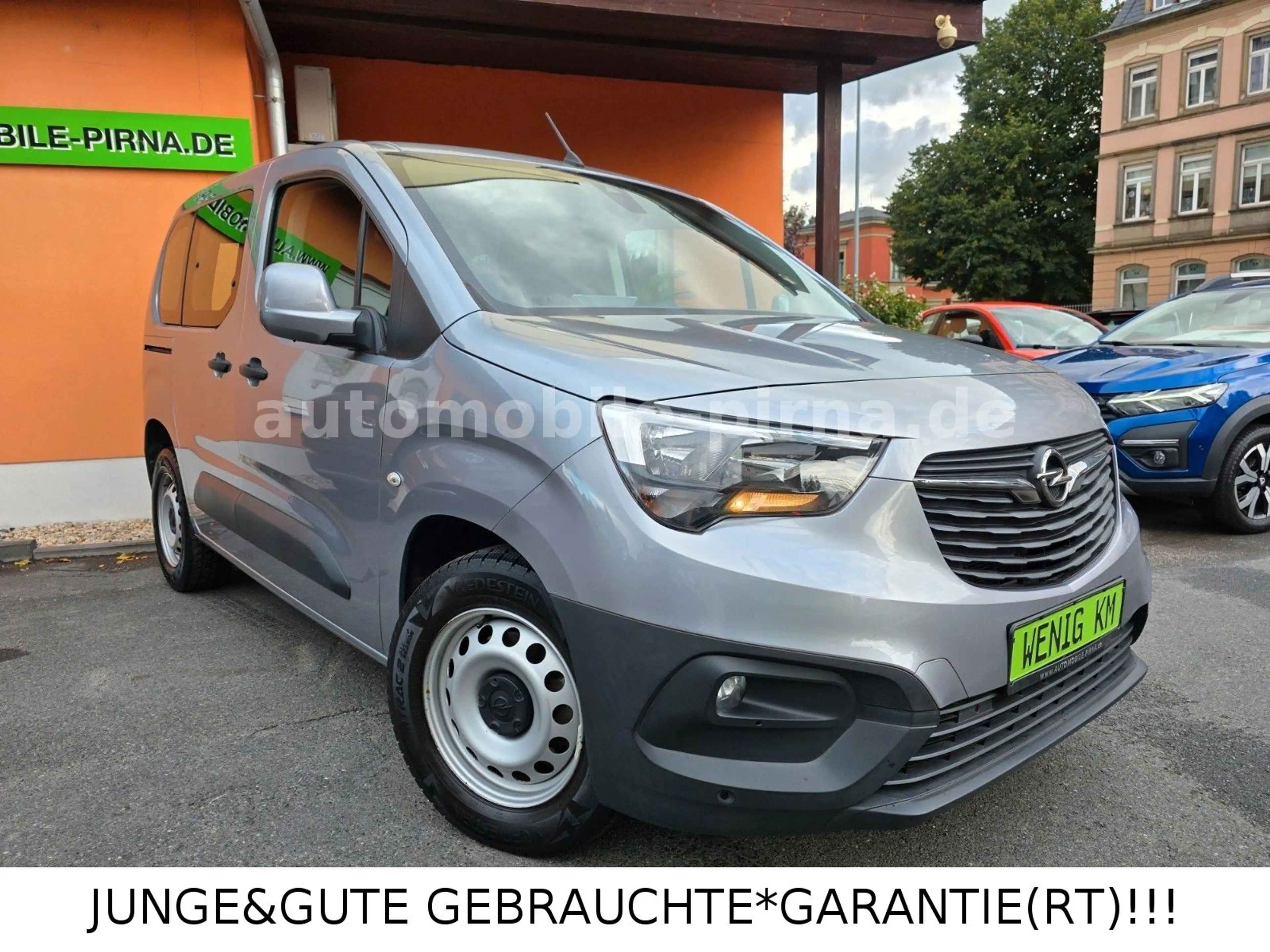 Opel Combo E Cargo 1.2DIT BENZIN 2xS-TÜR/NAVI/wenigKM