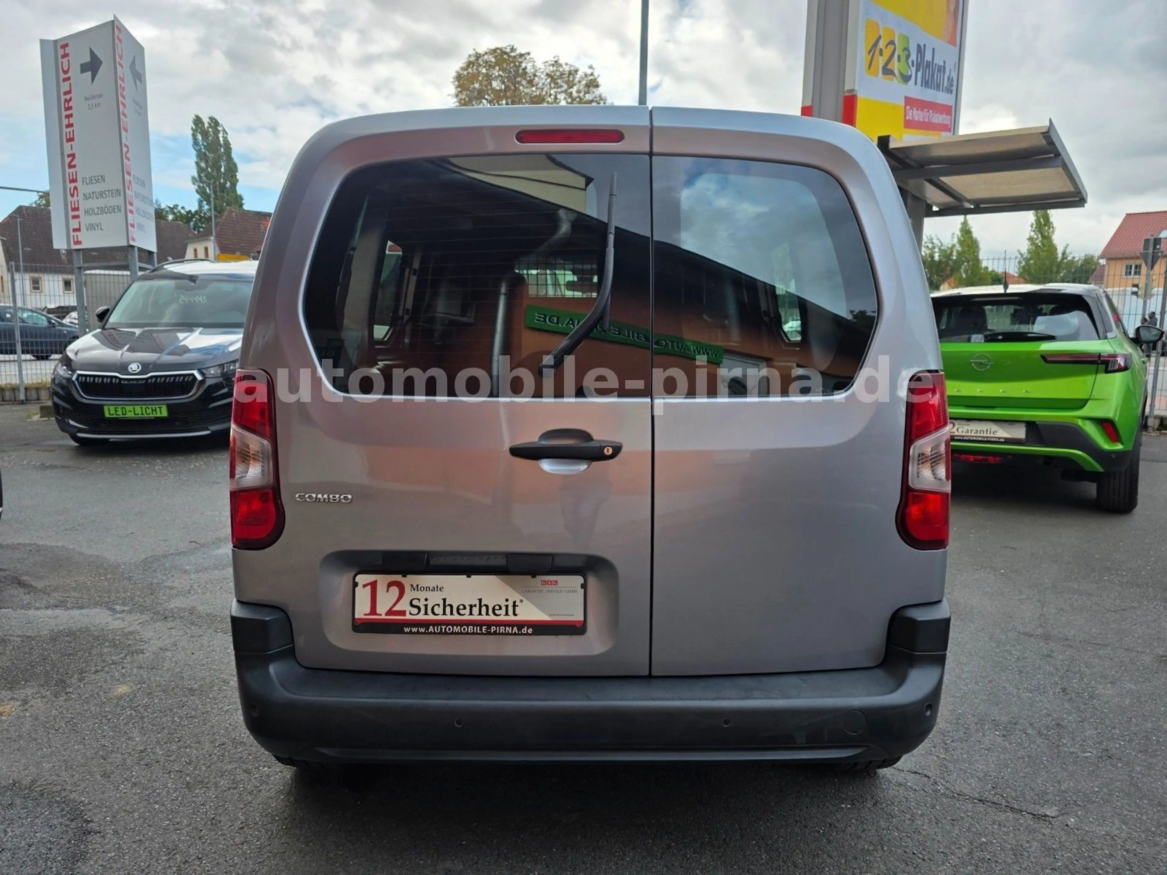 Opel Combo E Cargo 1.2DIT BENZIN 2xS-TÜR/NAVI/wenigKM — photo 6