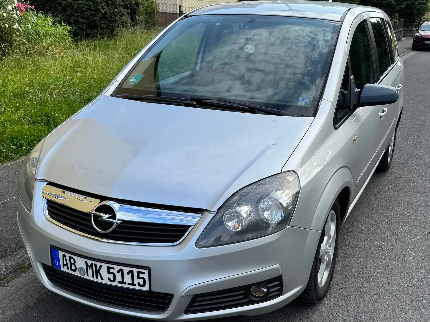 Opel Zafira 1.9 CDTI Automatik Edition Silber - 1