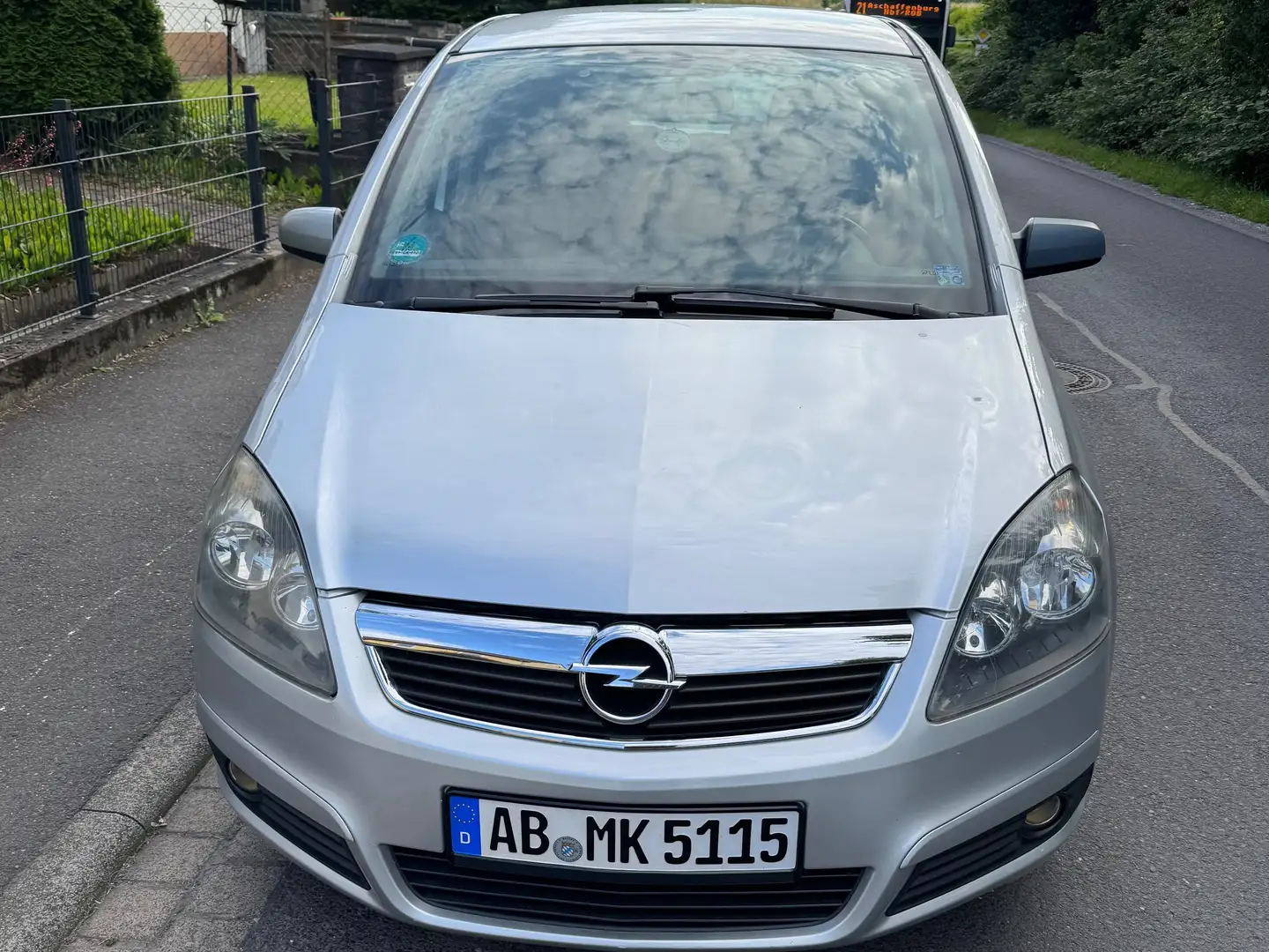 Opel Zafira 1.9 CDTI Automatik Edition Silber - 2