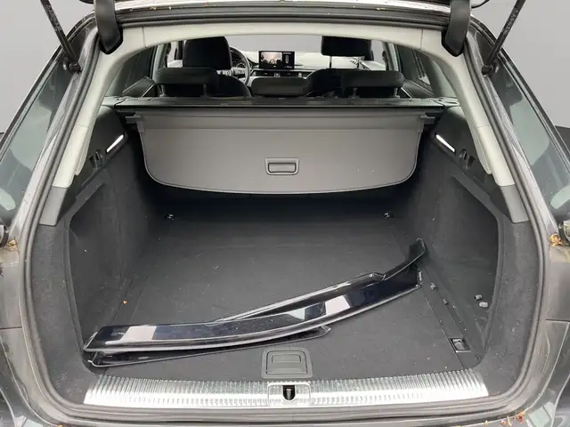 Audi A4 view 8