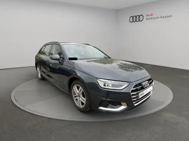 Audi A4 view 4