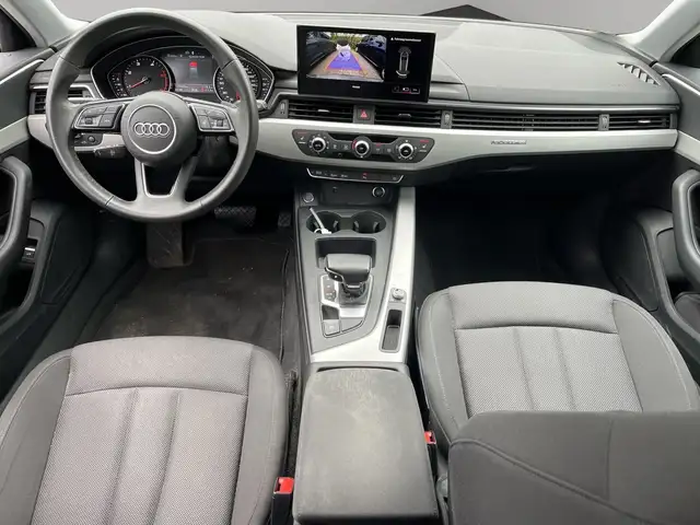 Audi A4 view 6
