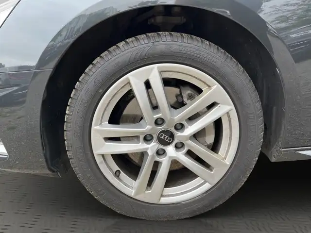 Audi A4 view 9