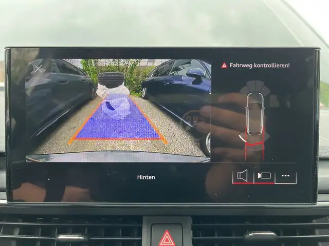 Audi A4 view 10