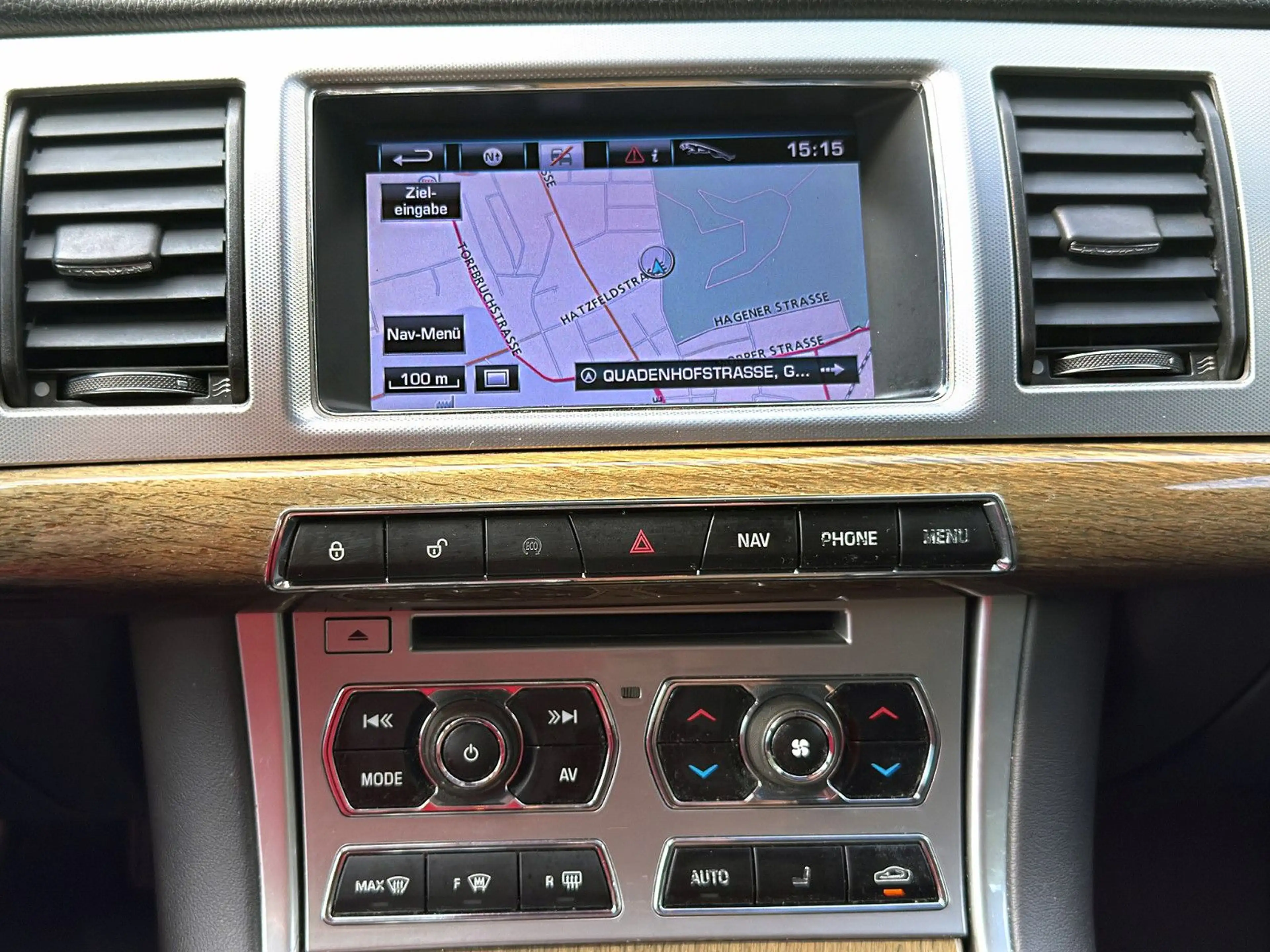 Jaguar XF SB 2.2 D *Aut.*Leder*Bi-Xenon*Navi* — photo 15