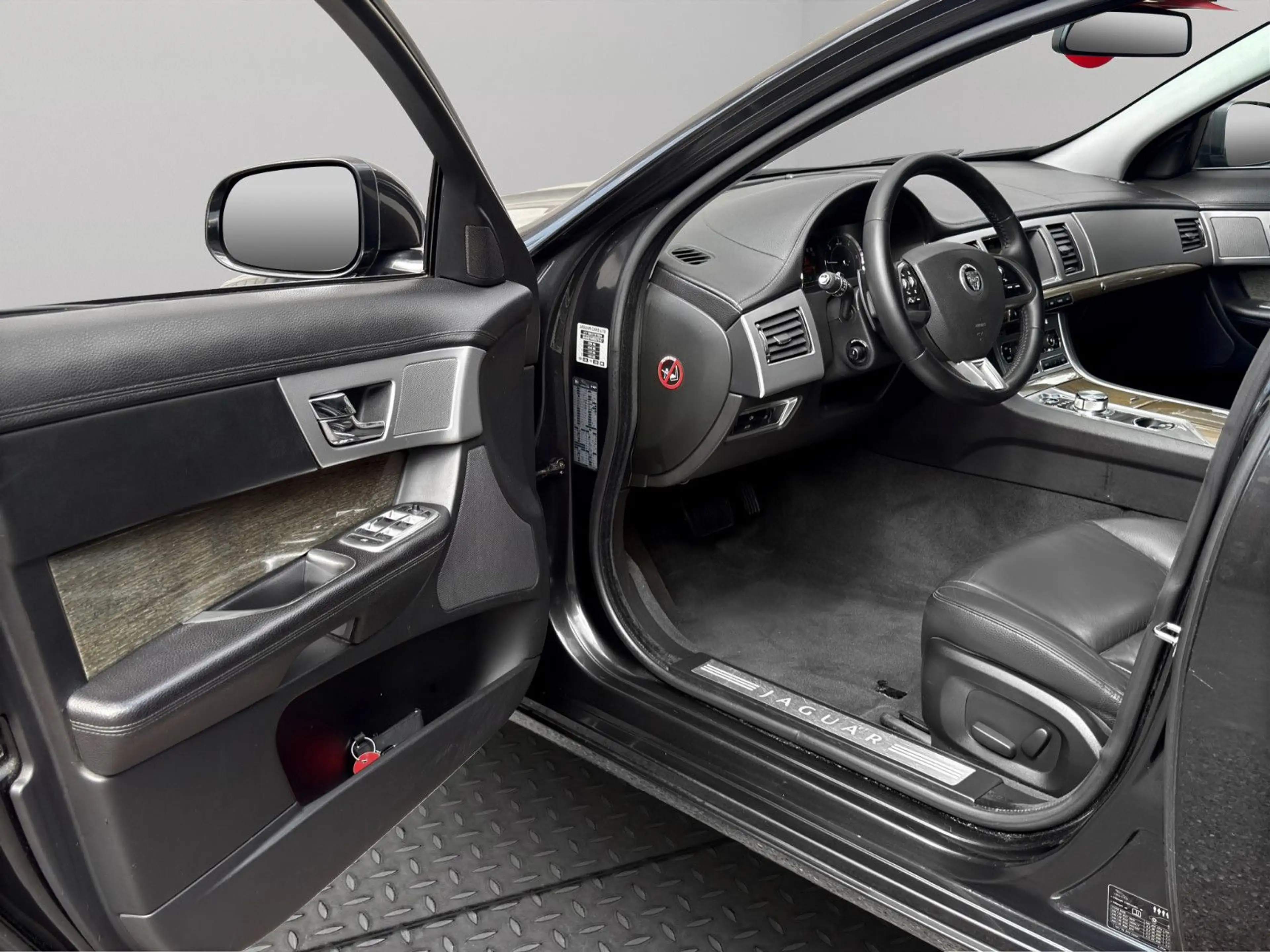 Jaguar XF SB 2.2 D *Aut.*Leder*Bi-Xenon*Navi* — photo 12