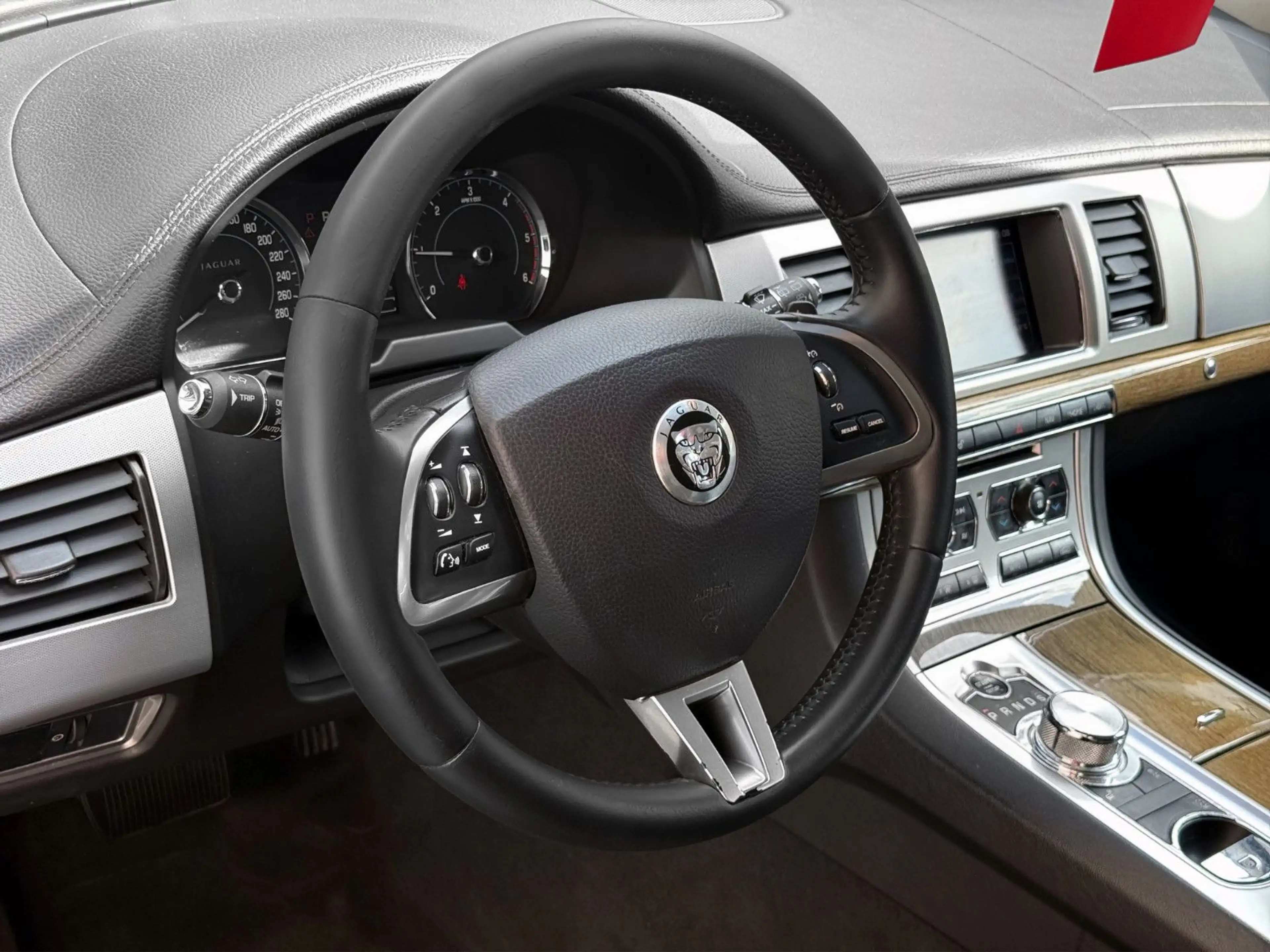 Jaguar XF SB 2.2 D *Aut.*Leder*Bi-Xenon*Navi* — photo 14