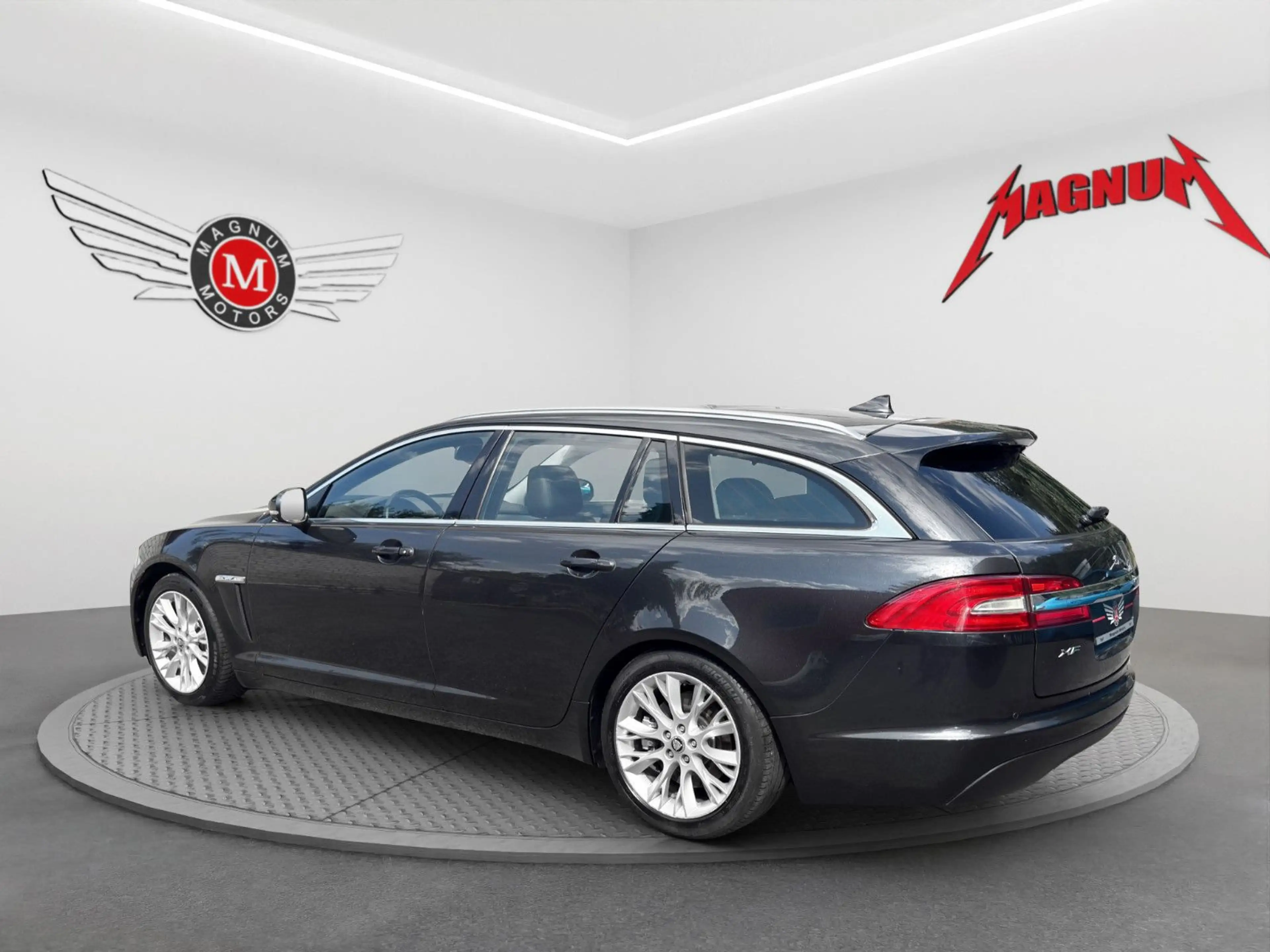 Jaguar XF SB 2.2 D *Aut.*Leder*Bi-Xenon*Navi* — photo 4