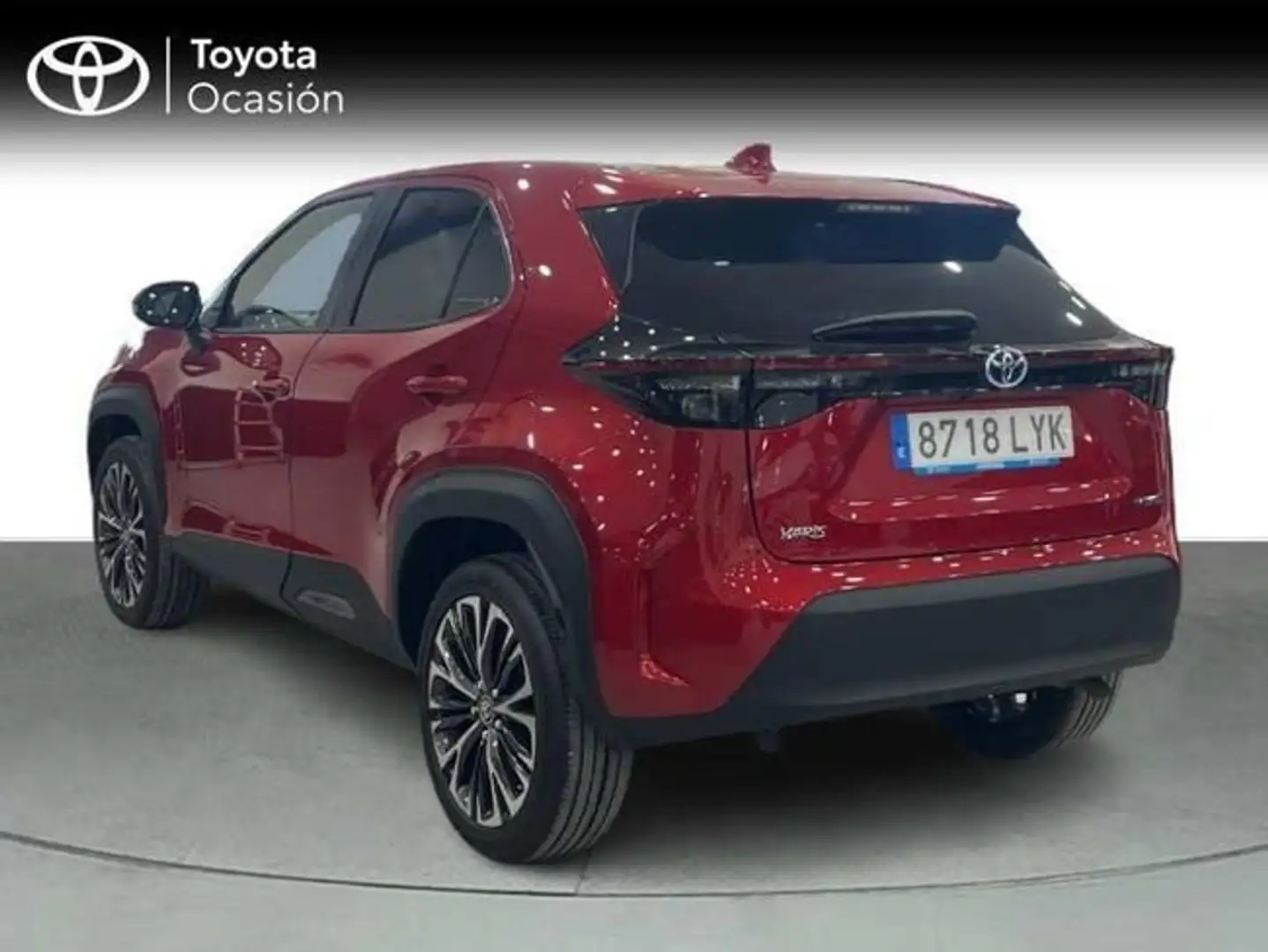 Toyota Yaris Cross 120H Style Rojo - 2
