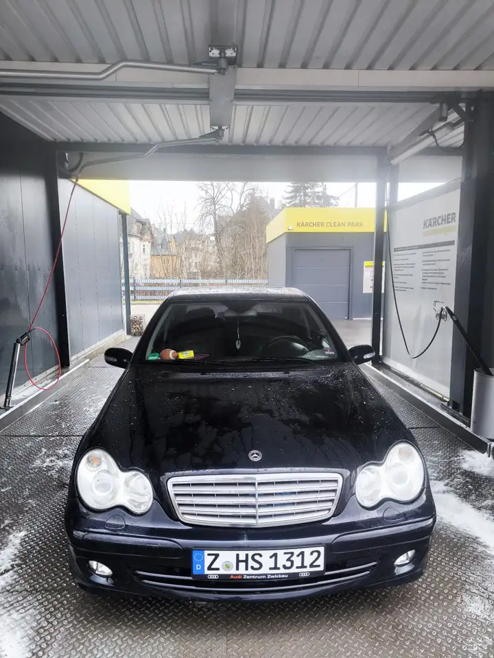 Mercedes-Benz C 230