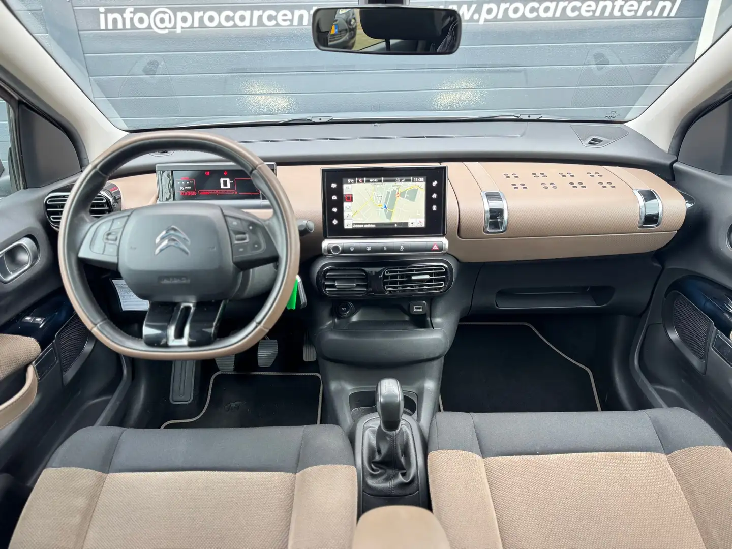 Citroen C4 Cactus 1.2 PureTech Shine PANO|CRUISE|CLIMATE|CAM|PDC|NAV Gris - 2