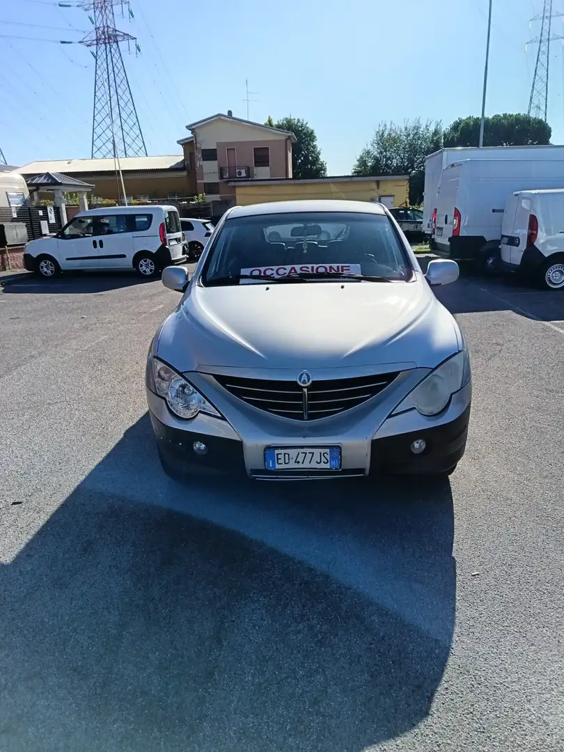 SsangYong Actyon Actyon 2.3 4WD Comfort Grijs - 1