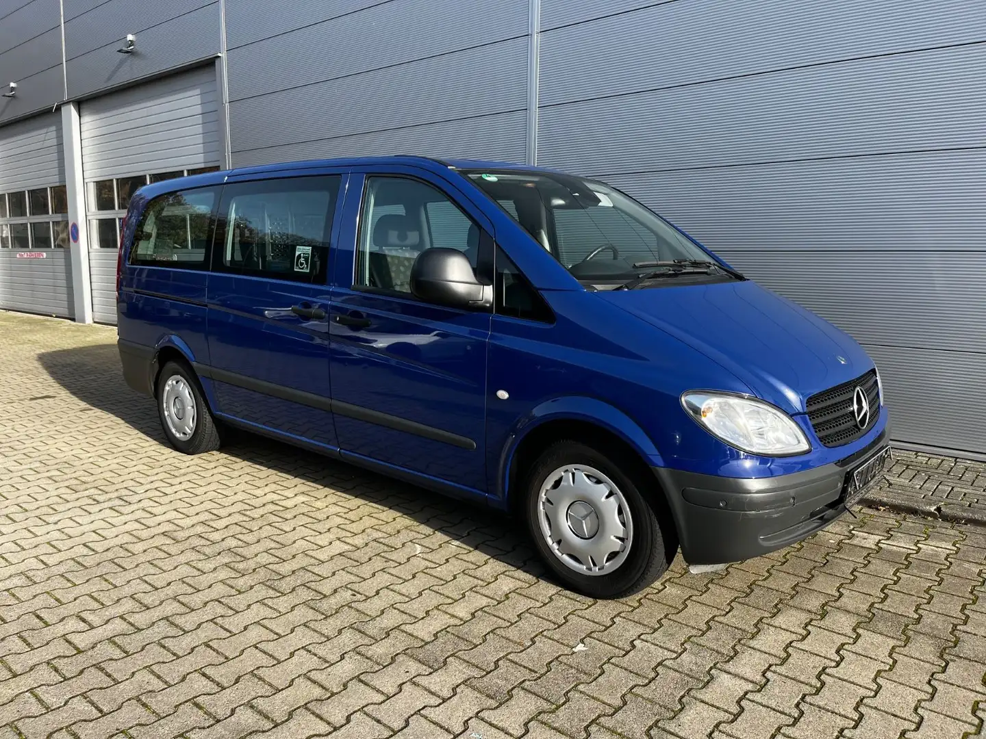 Mercedes-Benz Vito 115 CDI  Rollstuhl lift Selbstfahrer Umbau Blau - 1