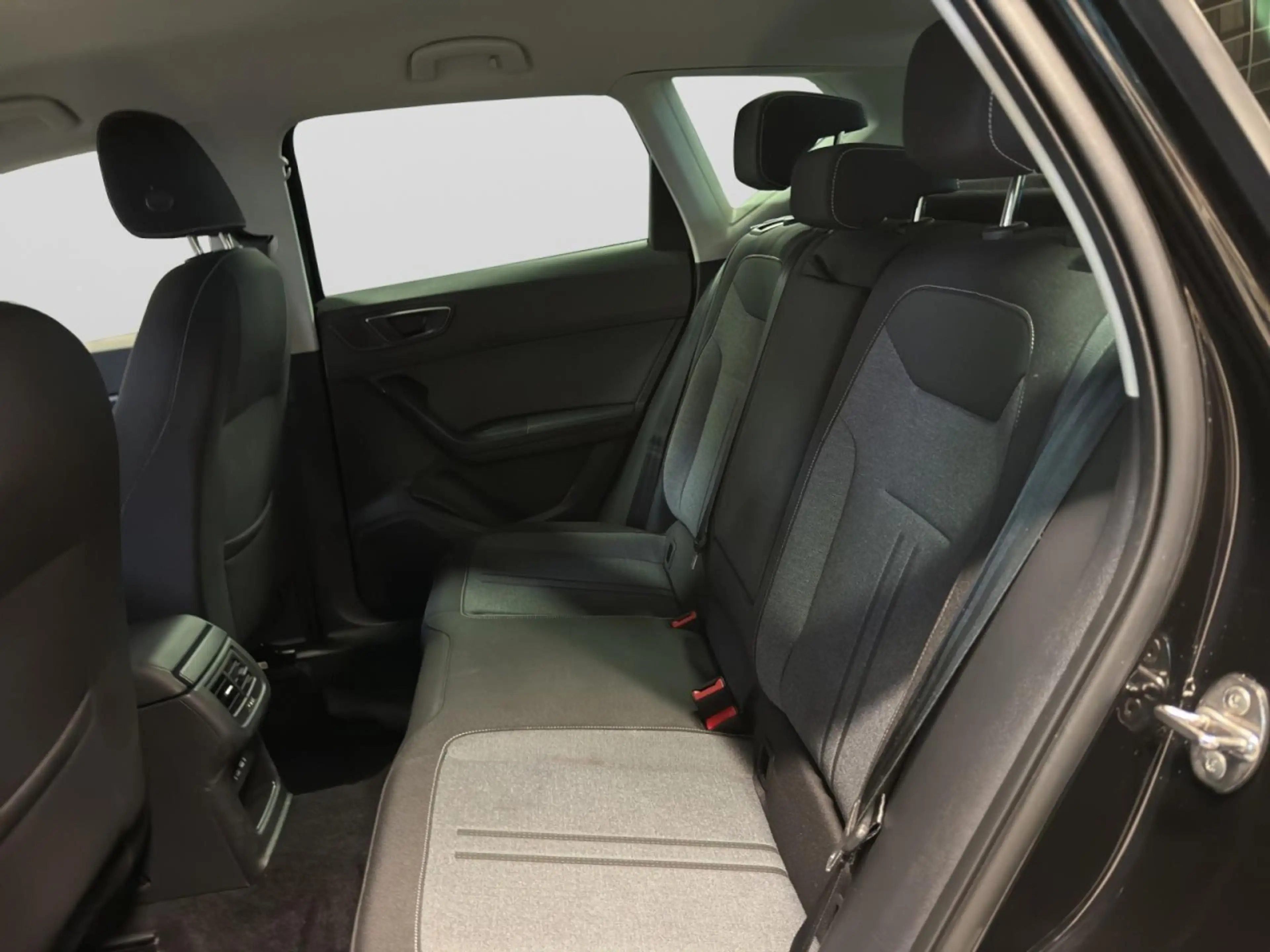 SEAT Ateca Style 1.5 TSI Edition Navi, AHK, SHZ Klima Navi — photo 14