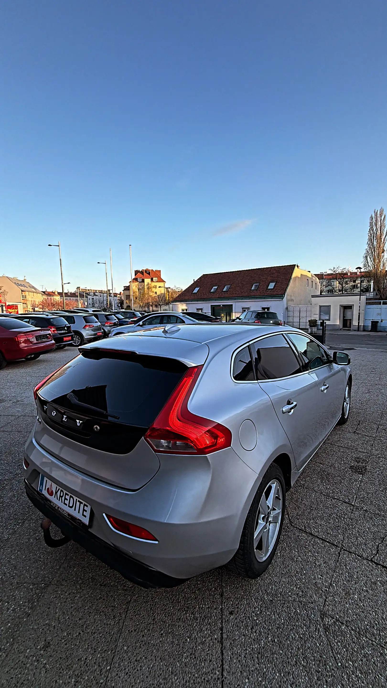 Volvo V40 Momentum — photo 6