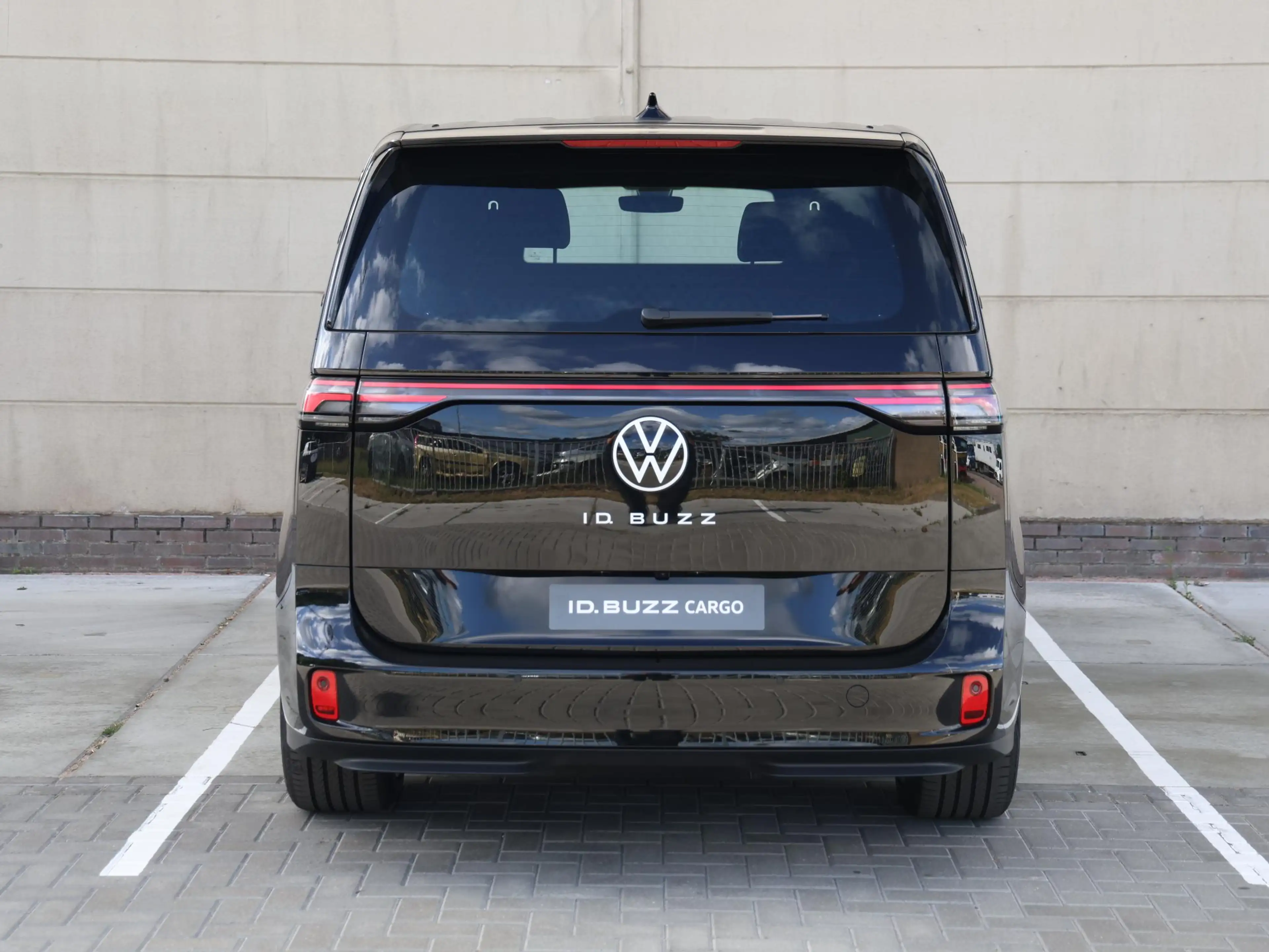Volkswagen ID. Buzz Cargo Bulli Limited Edition Elektromotor 210 kW (286 pk) — photo 6