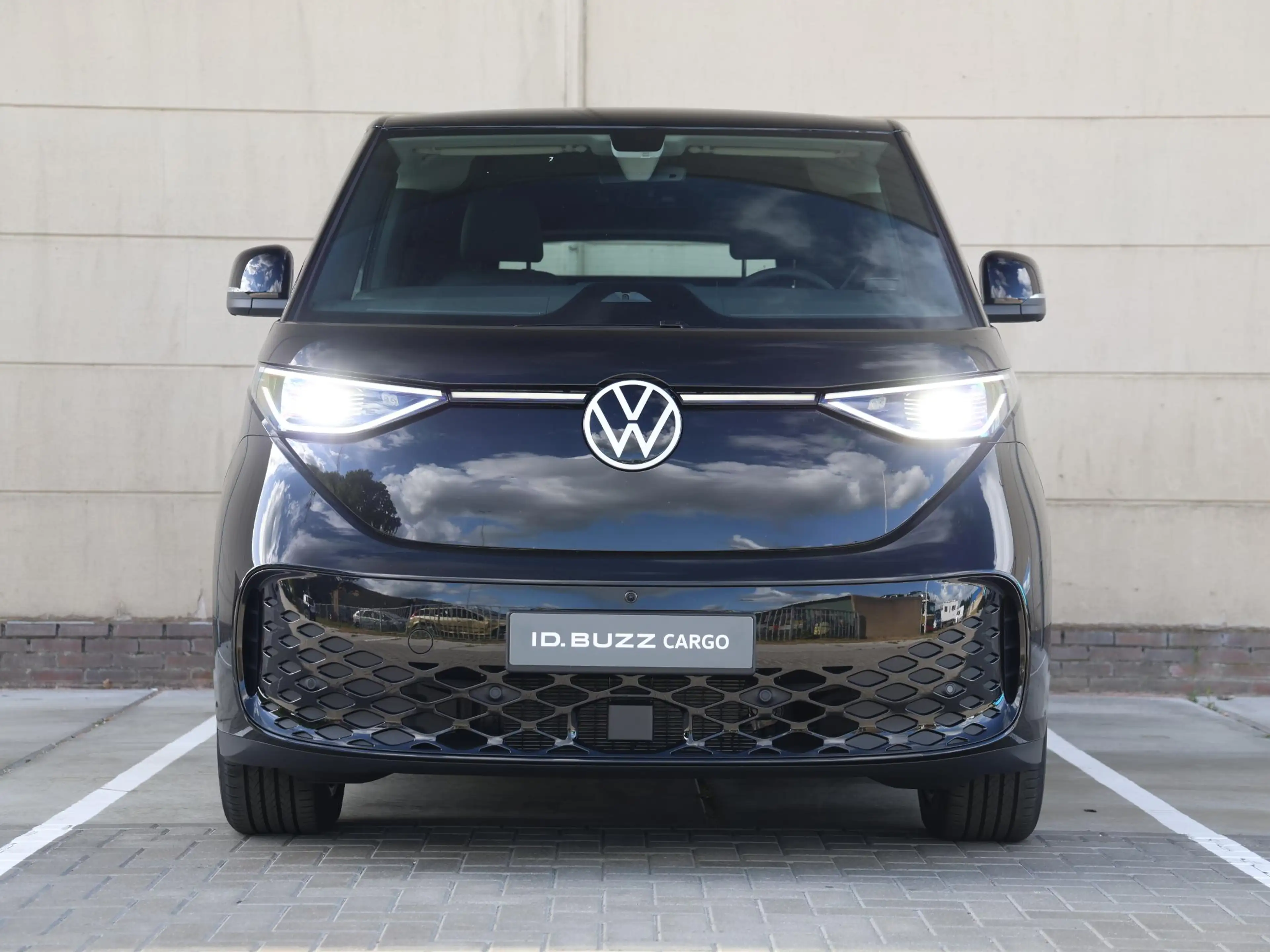 Volkswagen ID. Buzz Cargo Bulli Limited Edition Elektromotor 210 kW (286 pk) — photo 12