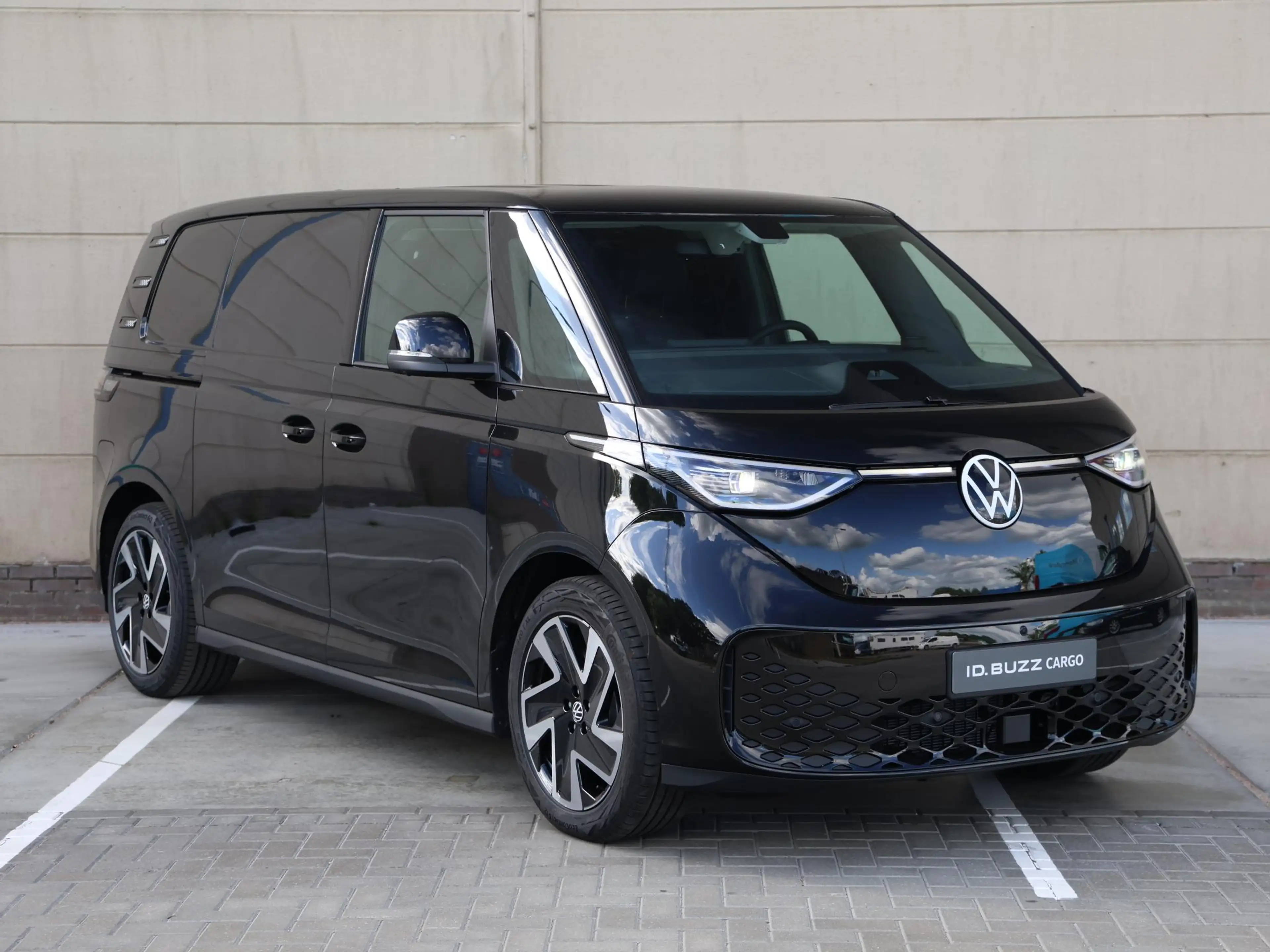 Volkswagen ID. Buzz Cargo Bulli Limited Edition Elektromotor 210 kW (286 pk) — photo 3