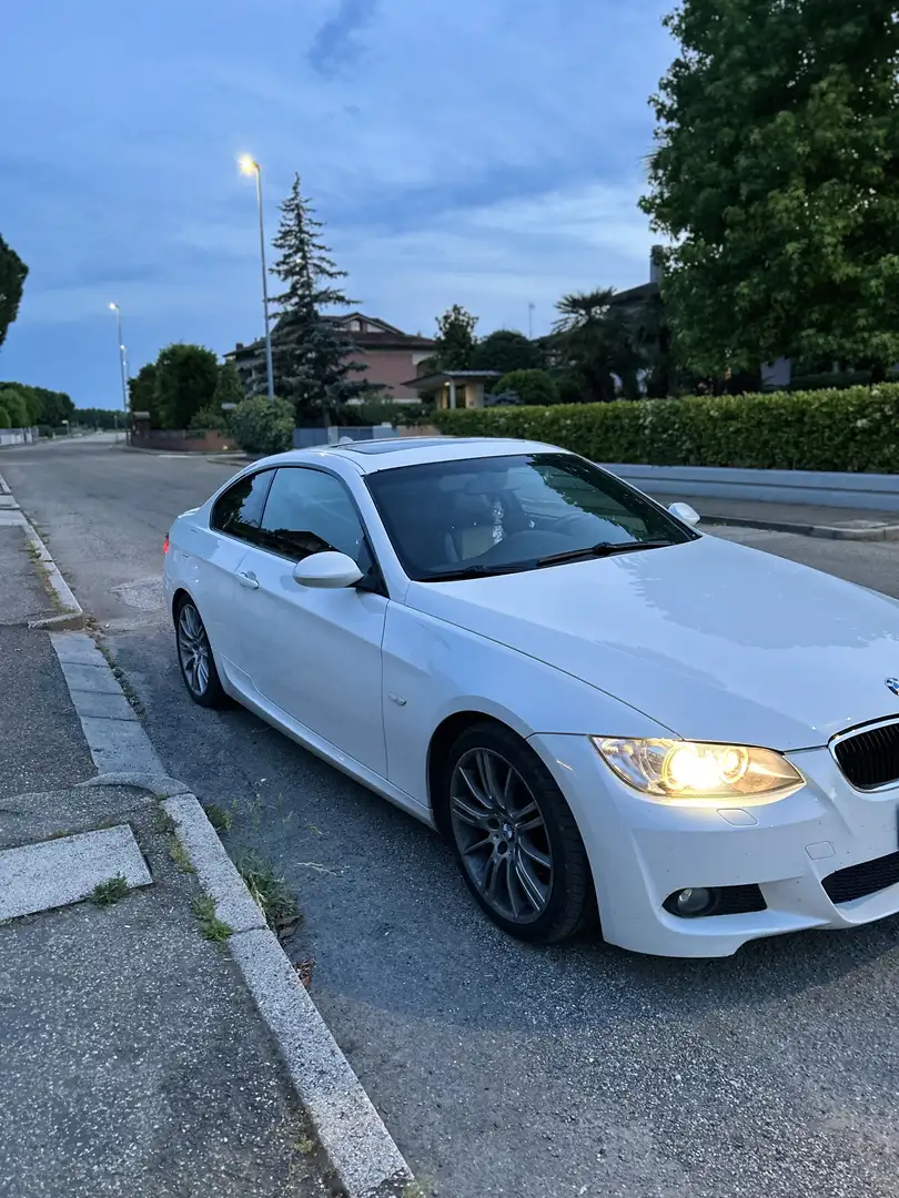BMW seria 3 coupe M sport Alb - 1
