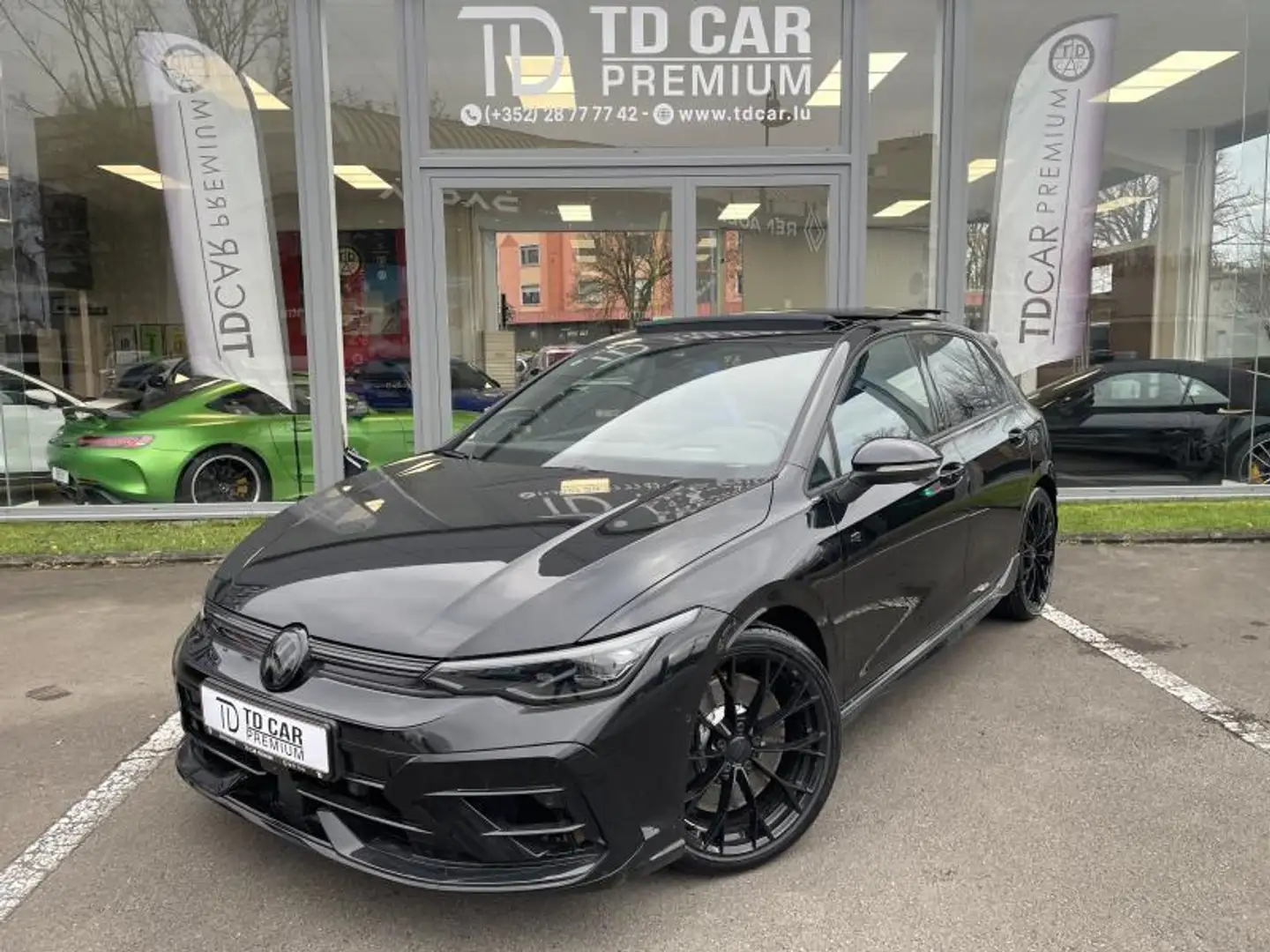 Volkswagen Golf 8 R BLACK EDITION 1 of 1 Schwarz - 1