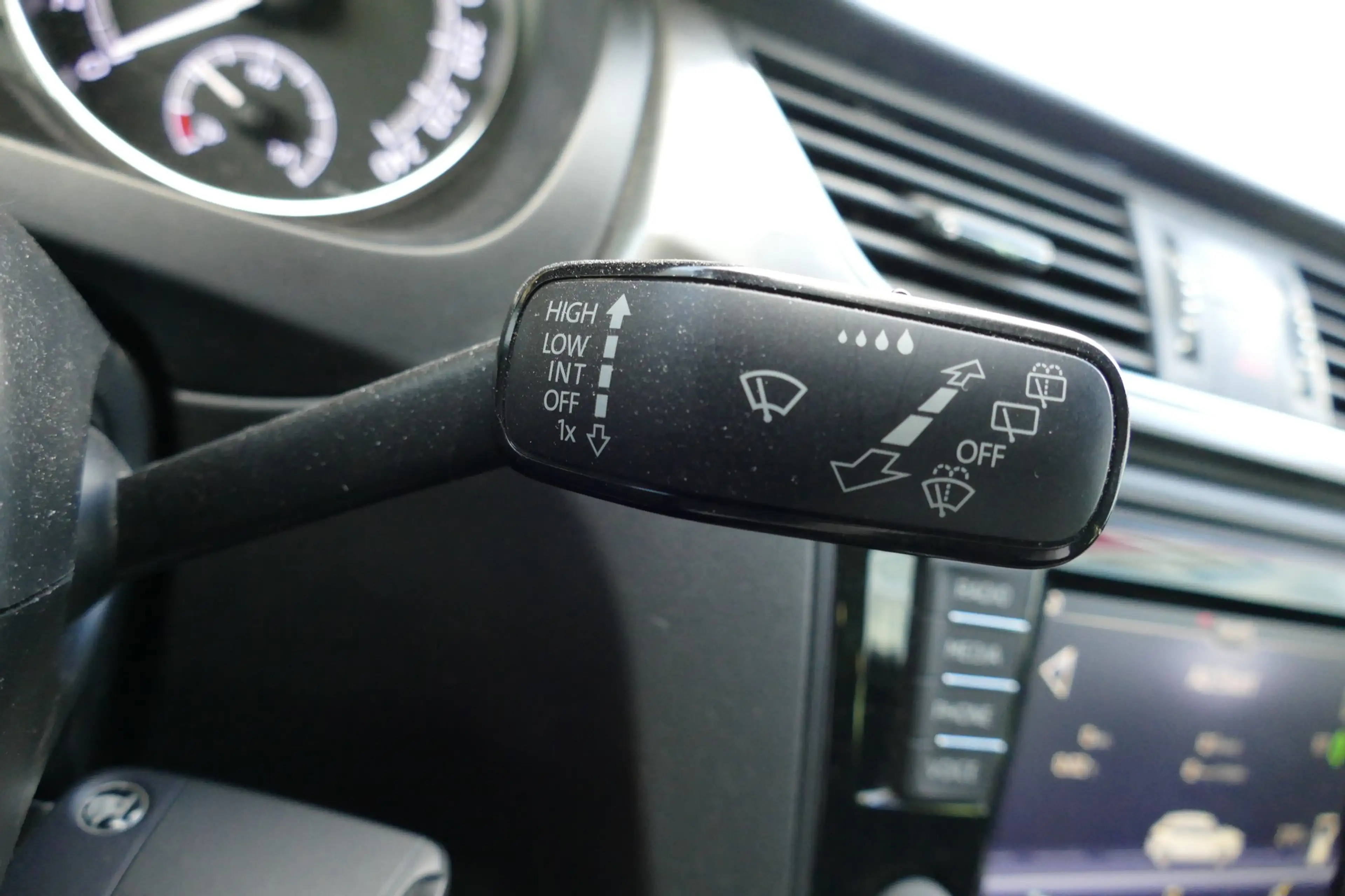 Skoda Rapid/Spaceback Rapid 1.0 Tempomat Sitzheizung Klima — photo 12