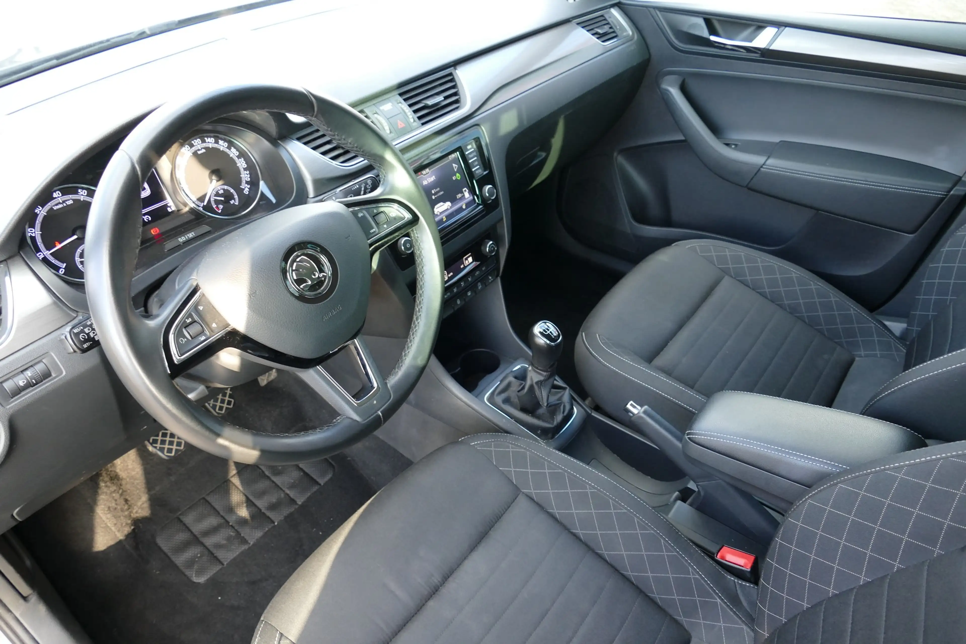 Skoda Rapid/Spaceback Rapid 1.0 Tempomat Sitzheizung Klima — photo 8
