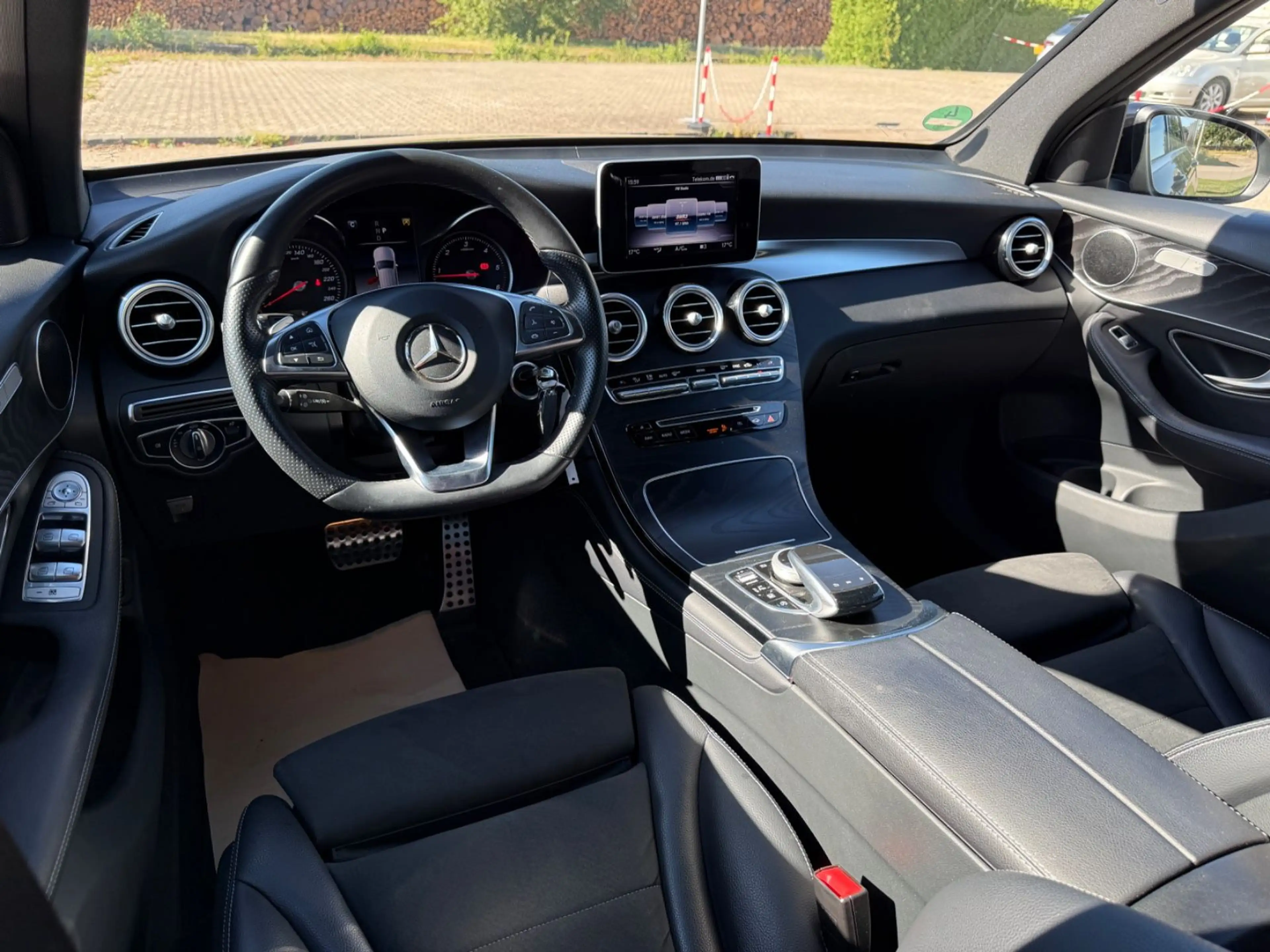 Mercedes-Benz GLC 250 d 4Matic AMG AHK SHZ NAVI RFK — photo 19