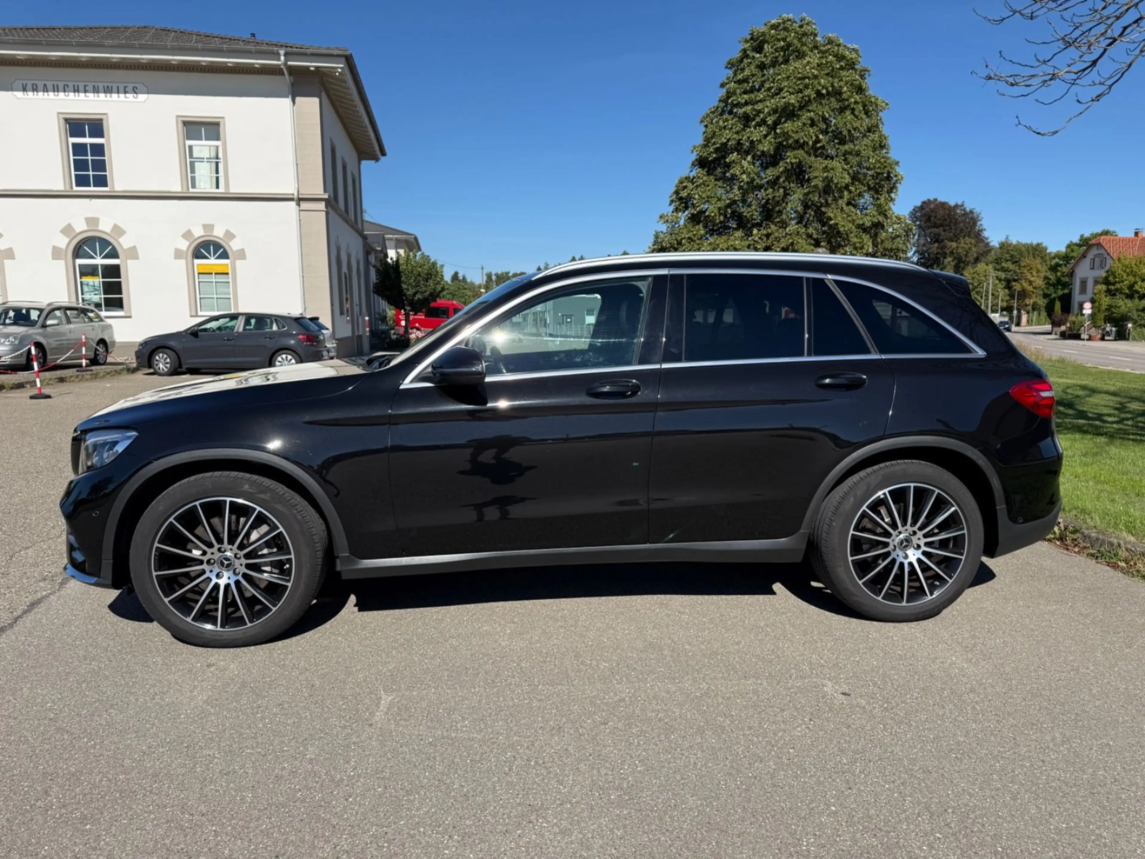Mercedes-Benz GLC 250 d 4Matic AMG AHK SHZ NAVI RFK — photo 4