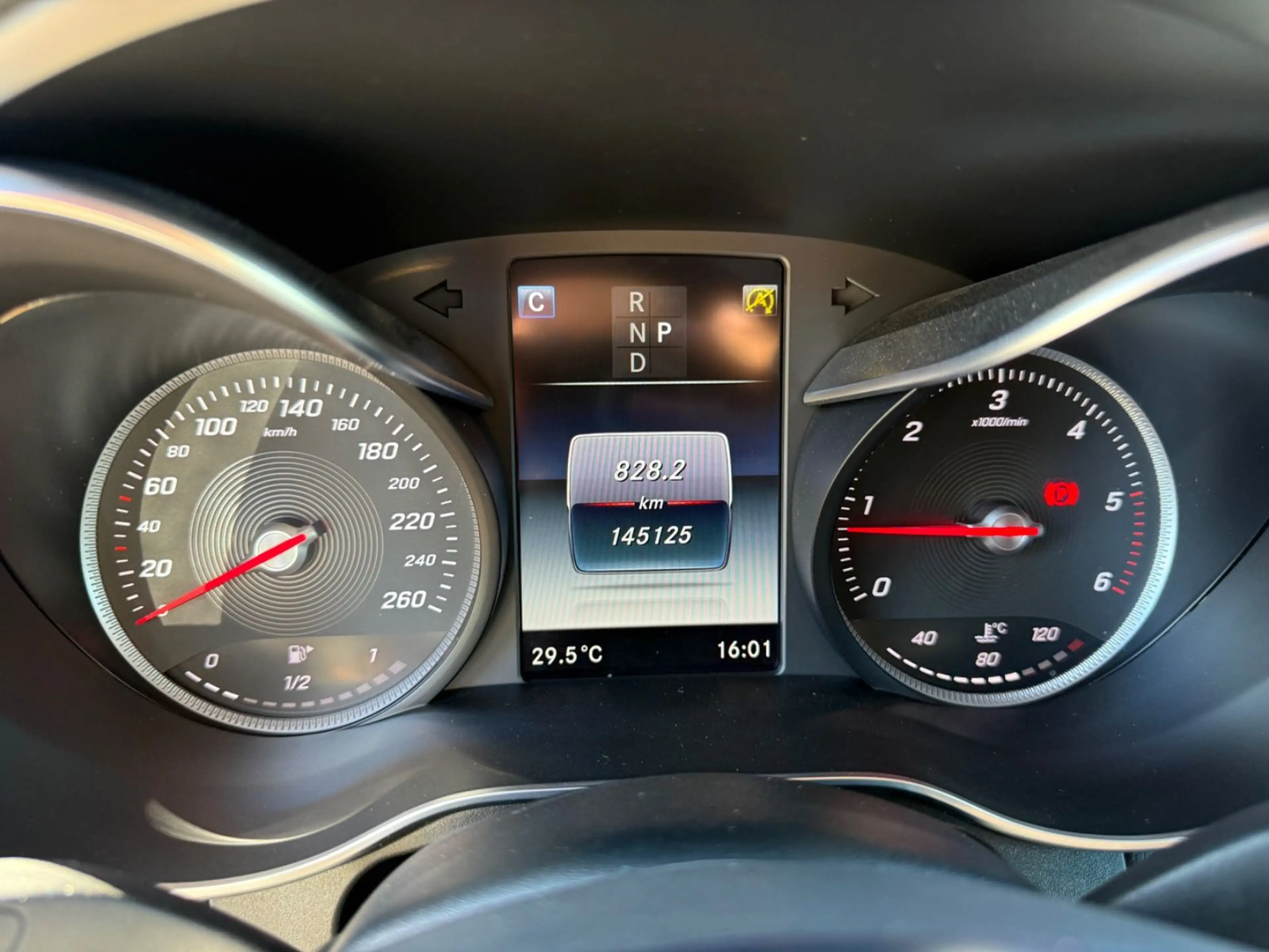 Mercedes-Benz GLC 250 d 4Matic AMG AHK SHZ NAVI RFK — photo 25