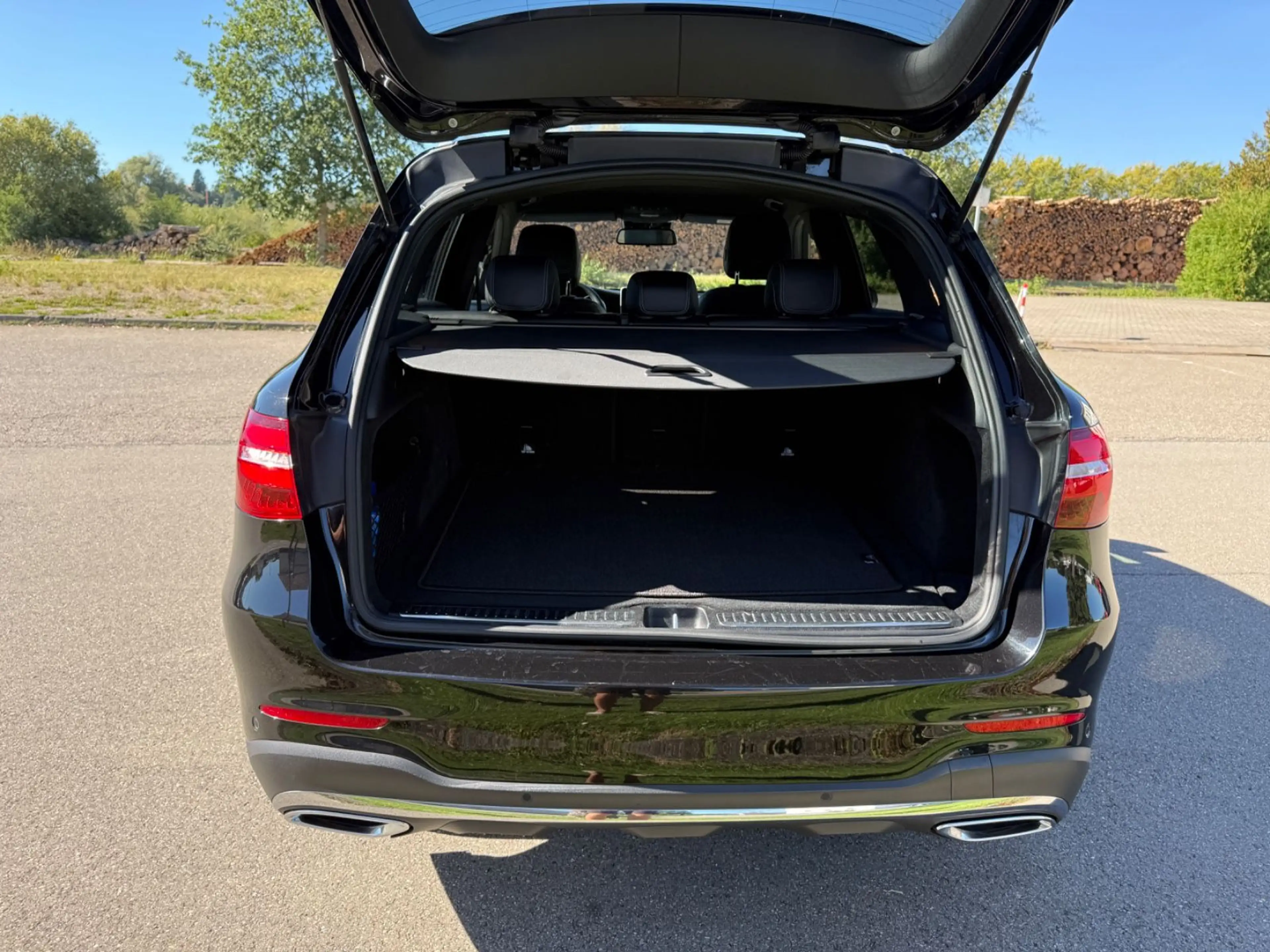Mercedes-Benz GLC 250 d 4Matic AMG AHK SHZ NAVI RFK — photo 20