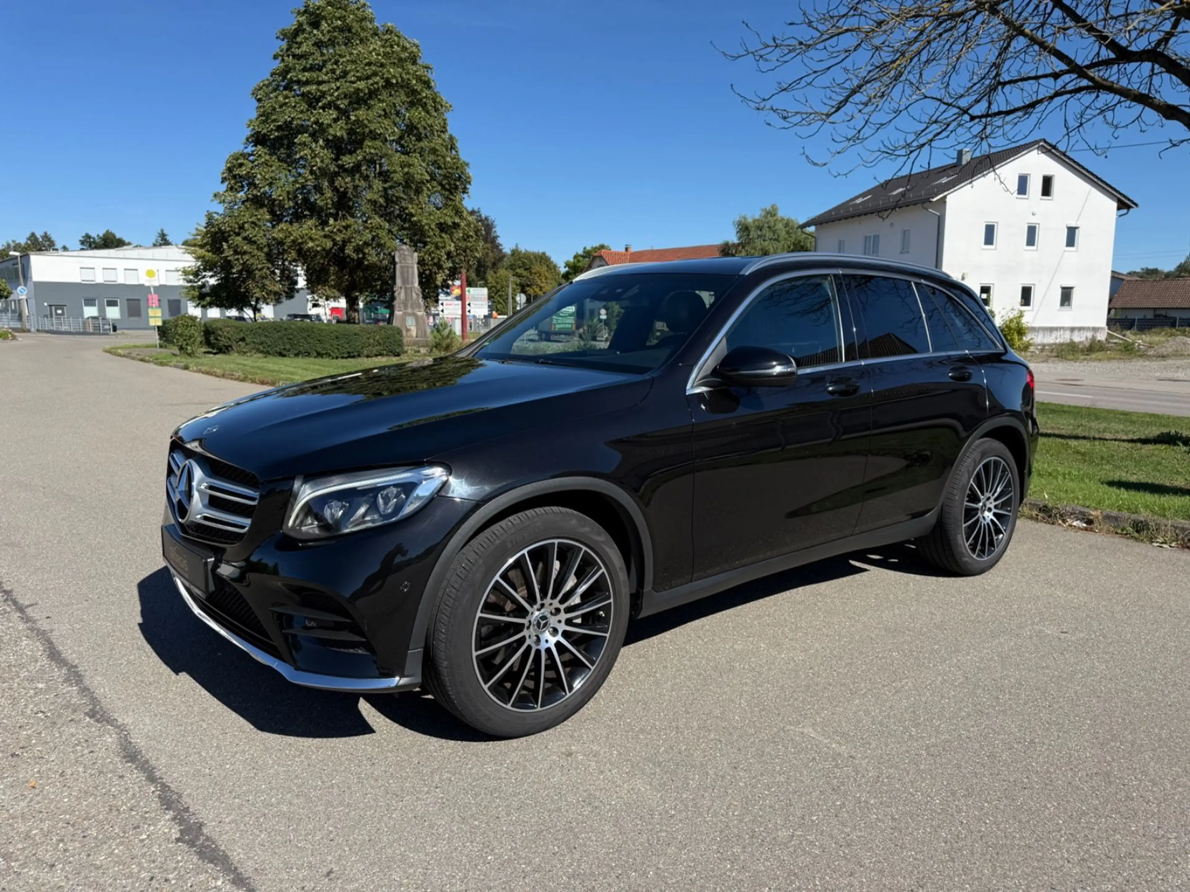 Mercedes-Benz GLC 250 d 4Matic AMG AHK SHZ NAVI RFK — photo 3