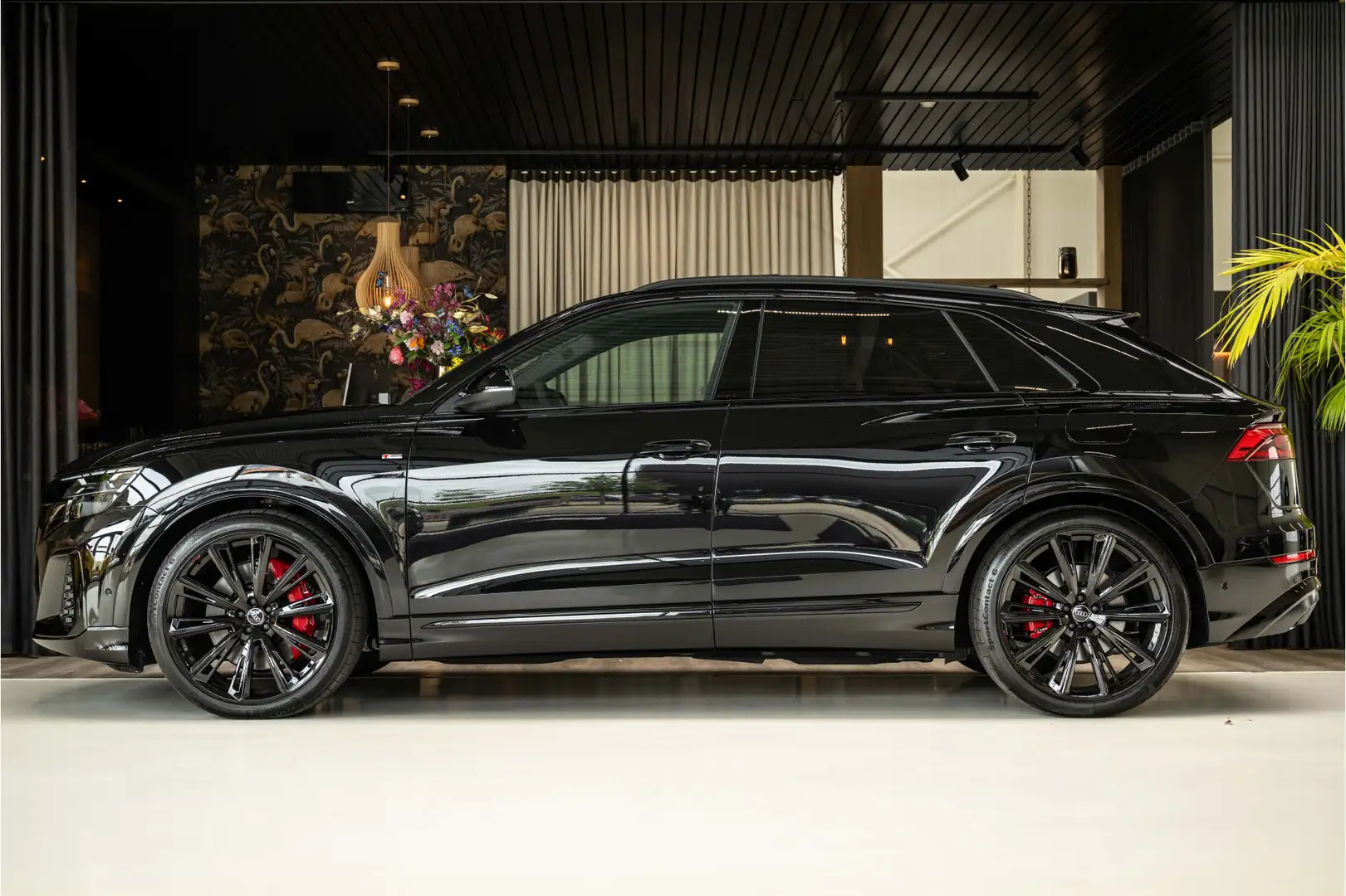 Audi Q8 60 TFSI e Competition | 5 jaar garantie | Alcantar Zwart - 2