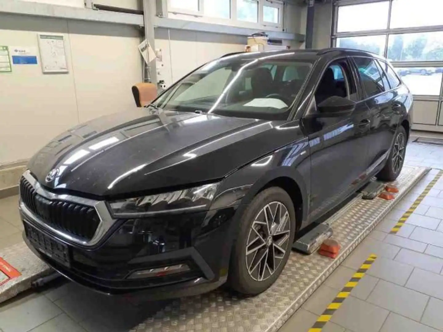 Skoda Octavia Combi 2.0 TDI DSG CLEVER AHK COLUMBUS KA Noir - 2