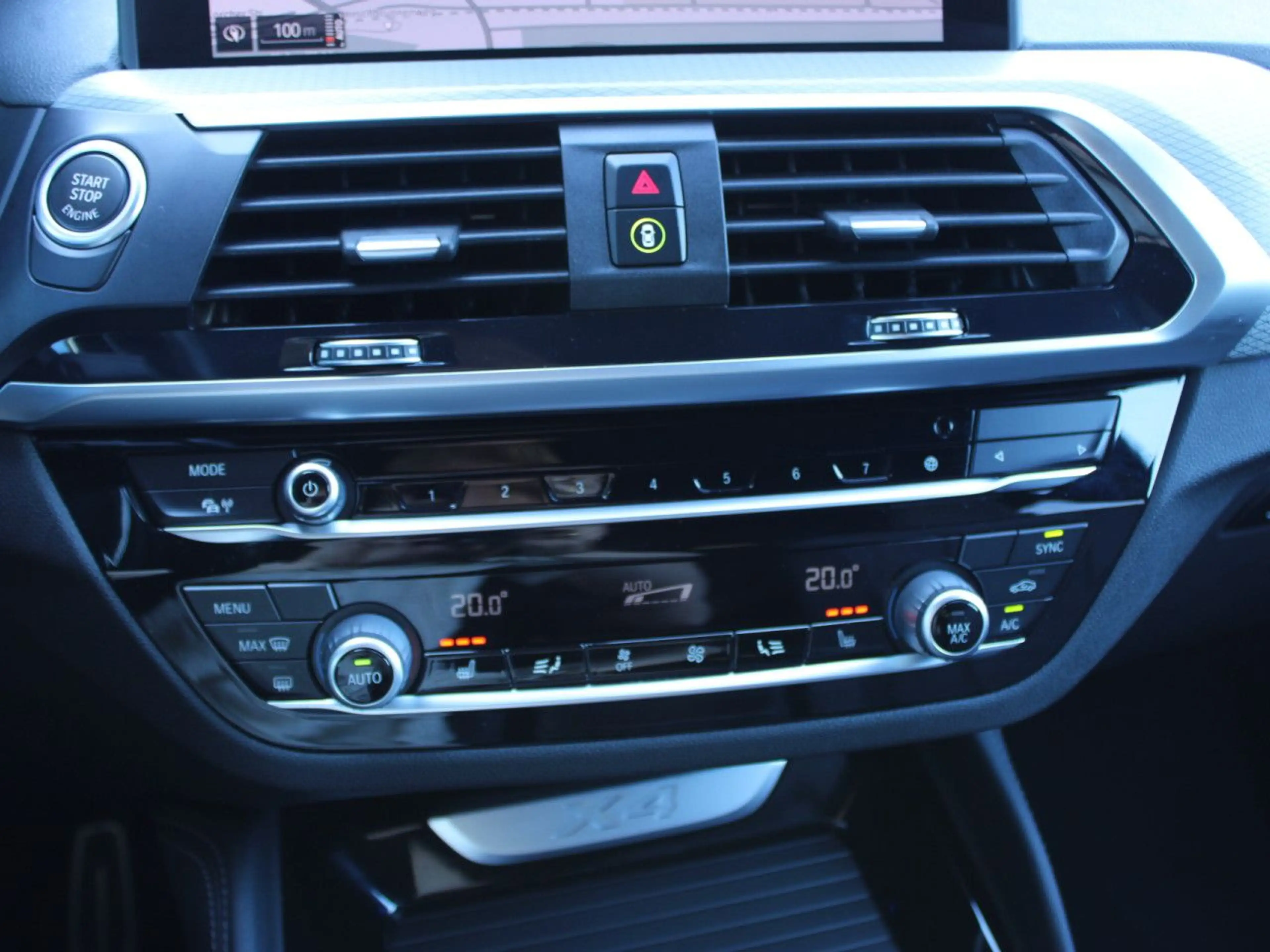 BMW X4 x30d M Sport Leder HUD LiveProf. el-Sitze DAB — photo 14