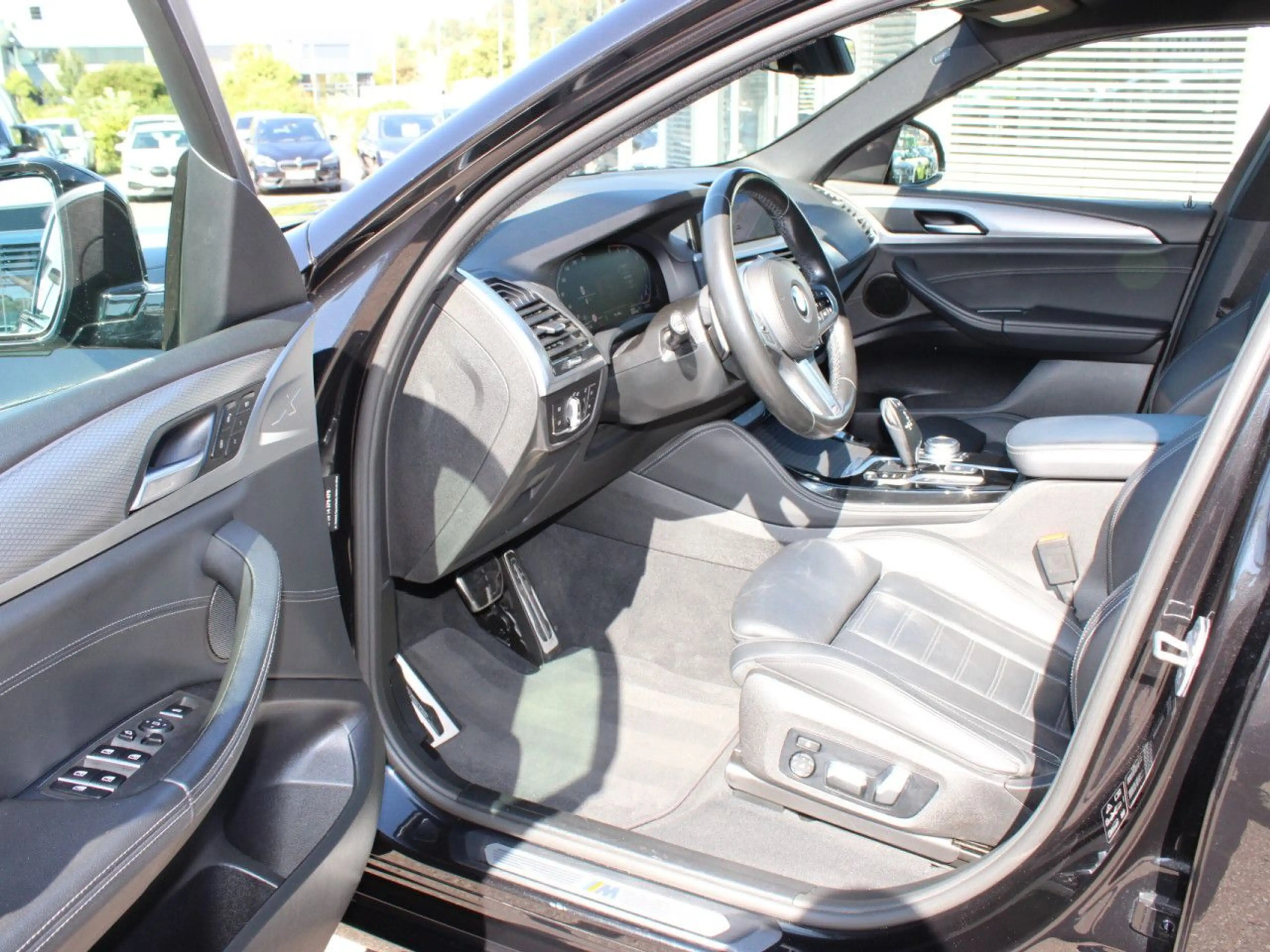 BMW X4 x30d M Sport Leder HUD LiveProf. el-Sitze DAB — photo 9