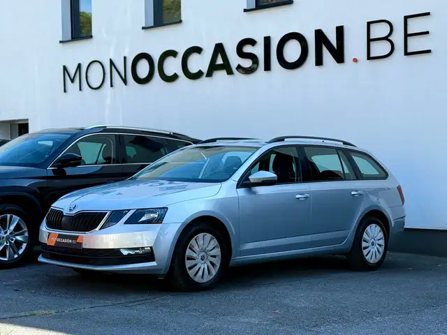 Skoda Octavia 1.6 TDi Ambition CARPLAY CAPTEURS BI-ZONE CRUISE