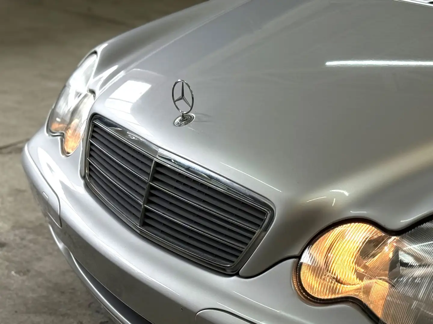 Mercedes-Benz C 180 Kompressor*TÜV*KLIMA*TEMPOMAT* Silber - 2