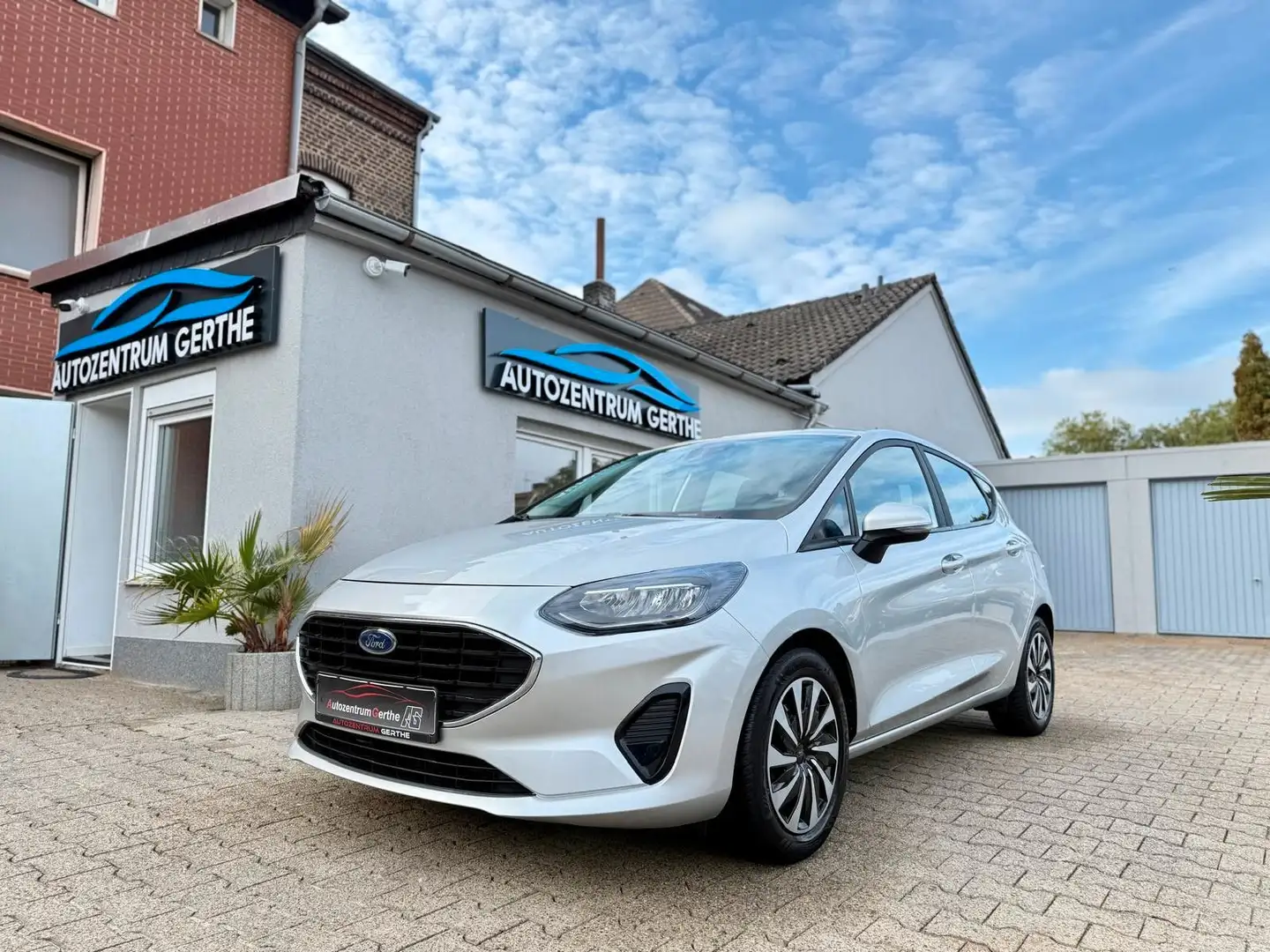 Ford Fiesta Cool & Connect *Automatik*CarPlay*1.Hand* Gris - 1