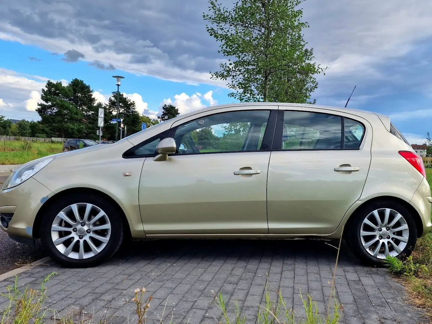 Opel Corsa Cosmo Beige - 2