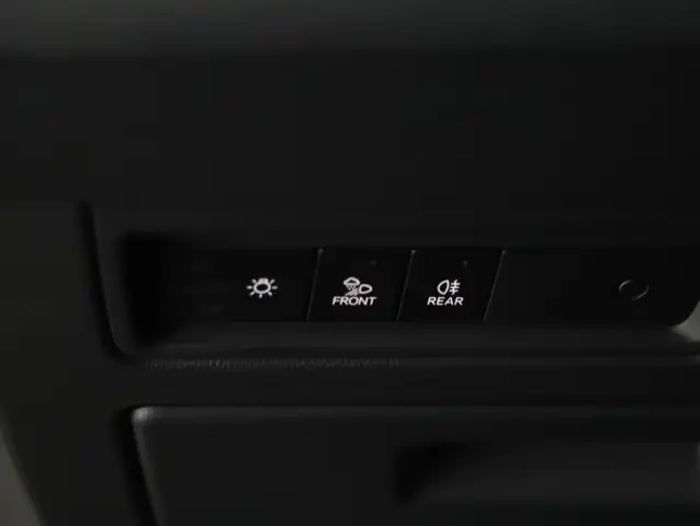 Volkswagen Touareg view 13