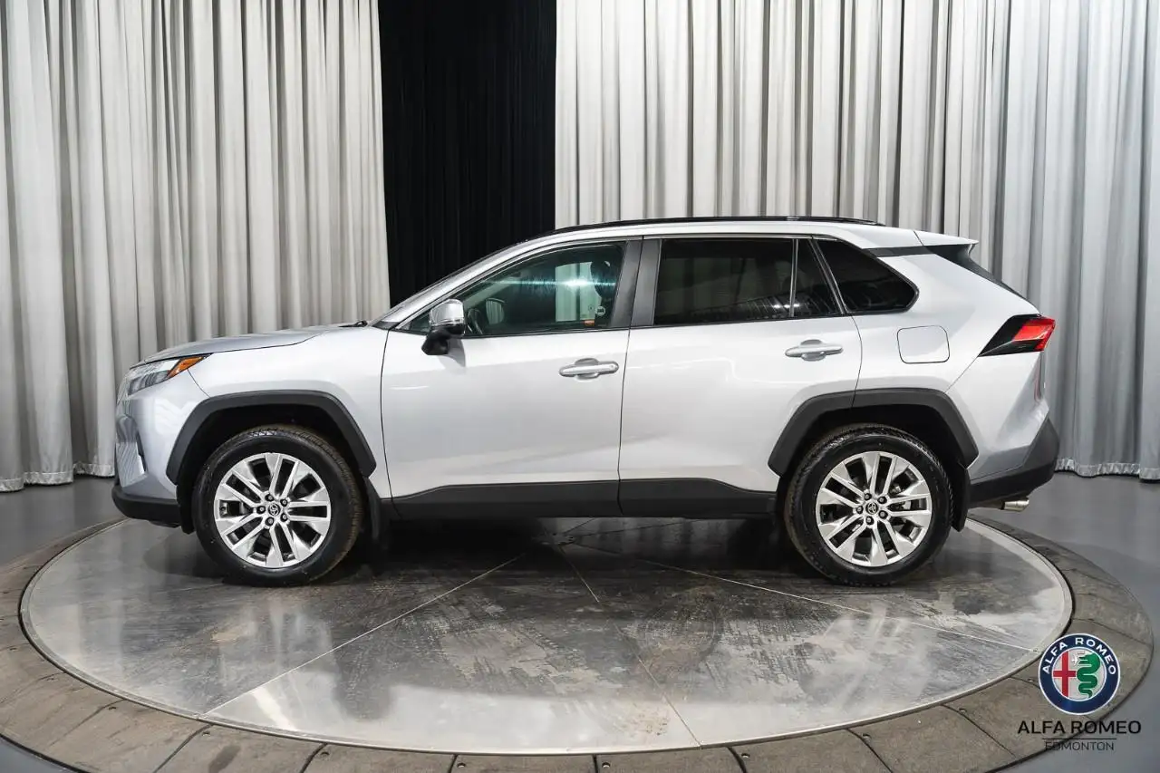 Toyota RAV 4 снимка Toyota RAV 4