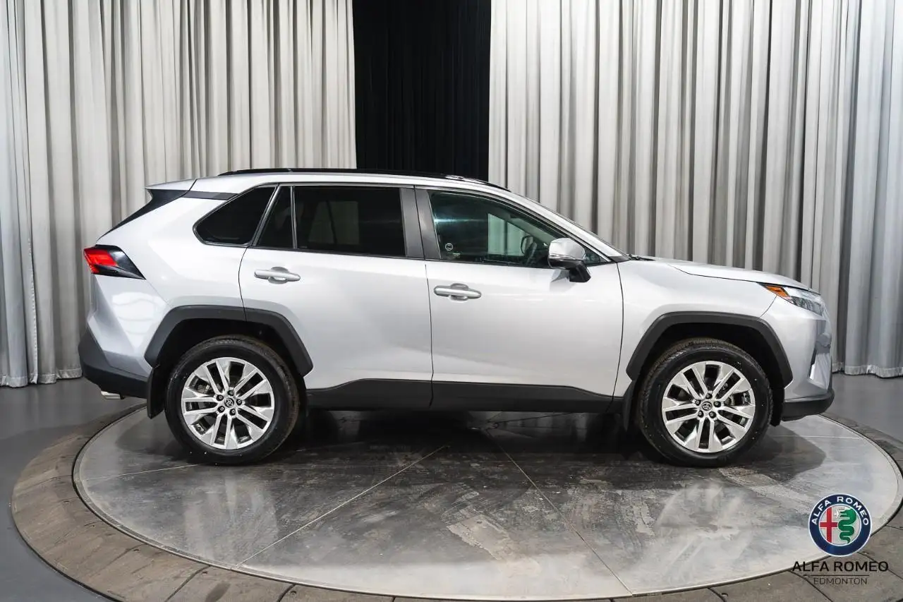 Toyota RAV 4 снимка Toyota RAV 4