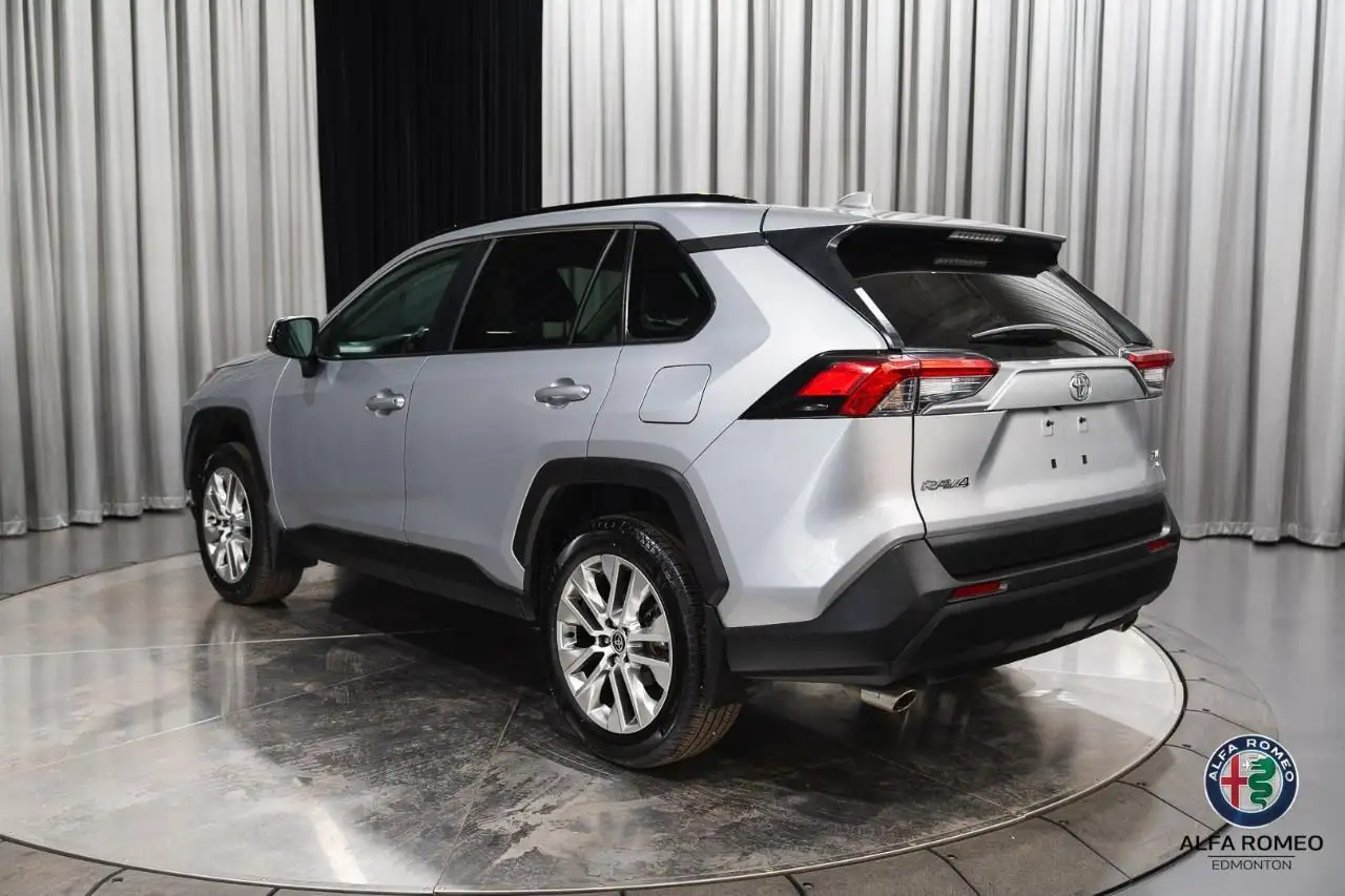 Toyota RAV 4 снимка Toyota RAV 4
